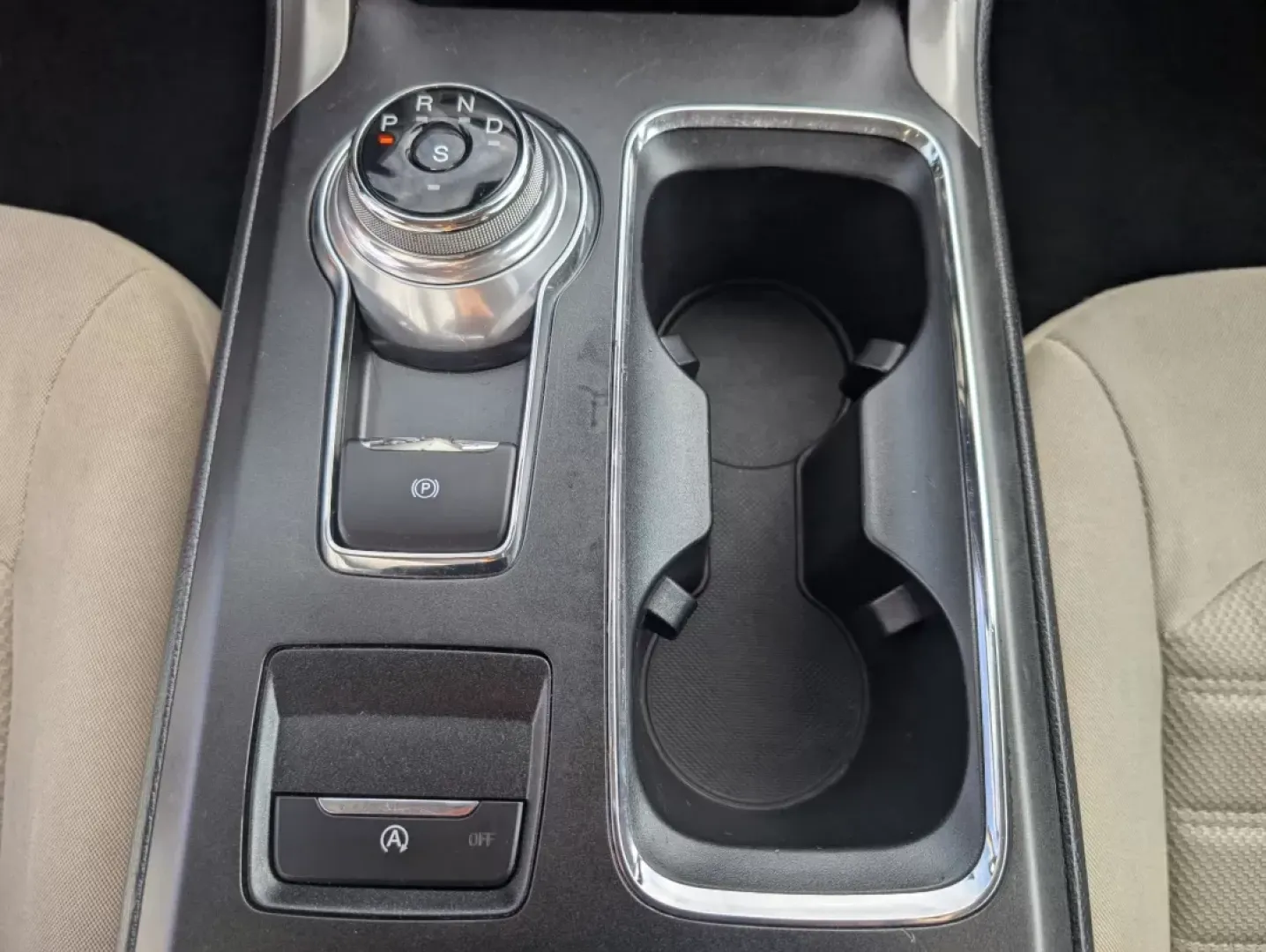 2019 Ford Fusion SE (3FA6P0HD6KR) with an Other engine, located at 5115 14th Ave., Columbus, GA, 31904, (706) 323-0345, 32.511494, -84.971046 - **Discover Your Next Adventure with the 2019 Ford Fusion SE at Gils Auto, Phenix City!**<br /> <br /> Are you searching for the perfect sedan that seamlessly combines style, comfort, and reliability? The 2019 Ford Fusion SE is your ideal companion for both daily commutes and weekend getaways. Whethe - Photo#12