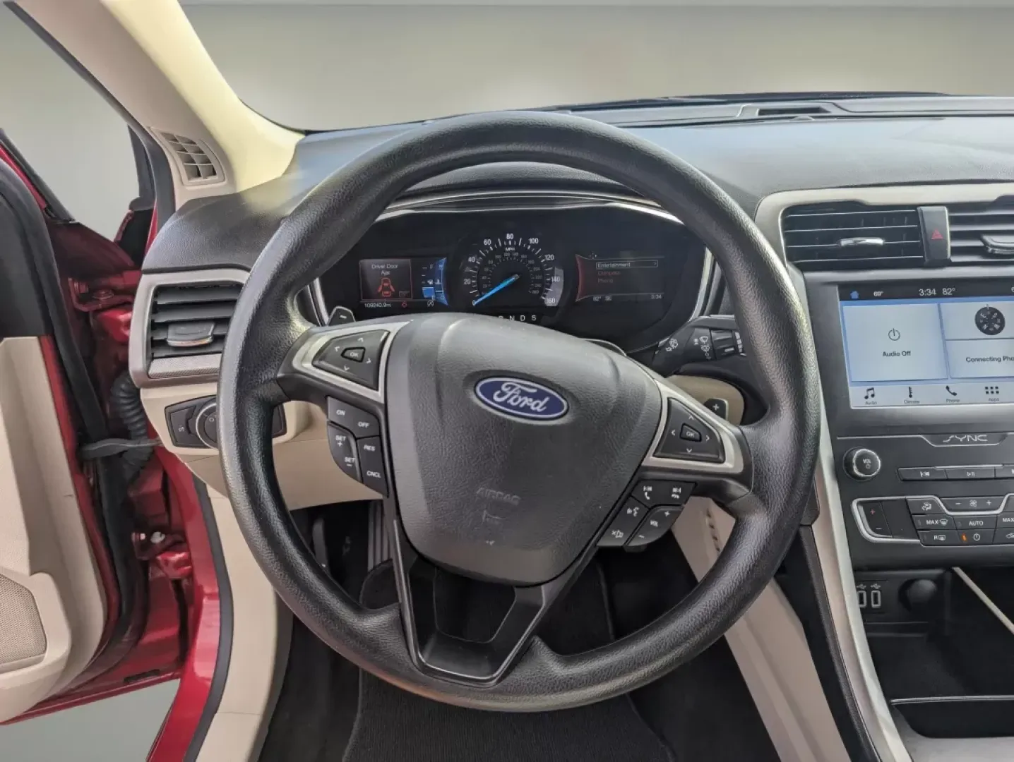 2019 Ford Fusion SE (3FA6P0HD6KR) with an Other engine, located at 5115 14th Ave., Columbus, GA, 31904, (706) 323-0345, 32.511494, -84.971046 - **Discover Your Next Adventure with the 2019 Ford Fusion SE at Gils Auto, Phenix City!**<br /> <br /> Are you searching for the perfect sedan that seamlessly combines style, comfort, and reliability? The 2019 Ford Fusion SE is your ideal companion for both daily commutes and weekend getaways. Whethe - Photo#15