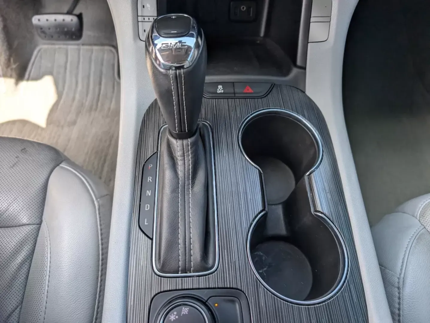 2019 /Cocoa/ Light Ash Gray GMC Acadia SLT (1GKKNMLS2KZ) with an Other engine, located at 804 22nd Ave, Phenix City, AL, 36870, (334) 297-1860, 32.484749, -85.024475 - Experience the perfect blend of style, space, and performance with the 2019 GMC Acadia SLT, now available at Gils Auto in Phenix City, AL. This Sport Utility Vehicle (SUV) isn't just a vehicle; it's a lifestyle upgrade, making it ideal for growing families, weekend adventurers, or anyone seeking a r - Photo#14