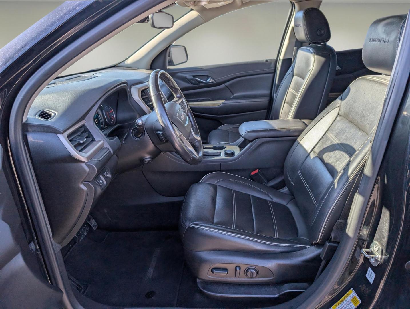 2019 /Jet Black GMC Acadia Denali (1GKKNPLS8KZ) with an Gas V6 3.6L/222 engine, 6-Speed Automatic transmission, located at 521 Old Farm Lane Rd, Prattville, AL, 36066, (334) 325-1505, 32.482460, -86.416367 - 2019 GMC Acadia Denali - Photo#8