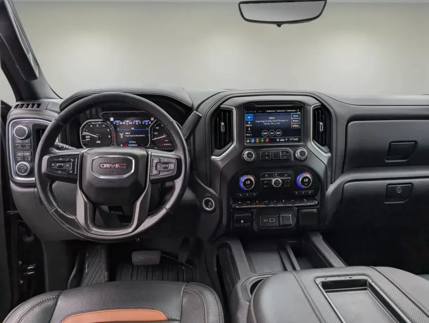 2019 /Jet Black with Kalahari accents GMC Sierra 1500 AT4 (3GTP9EED0KG) with an Gas V8 5.3L engine, 10-Speed Automatic transmission, located at 3959 U.S. 80 W, Phenix City, AL, 36870, (334) 297-4885, 32.469296, -85.135185 - Discover the exhilarating blend of power, style, and technology with this stunning 2019 GMC Sierra 1500 AT4, available now at Gils Auto in Phenix City, AL. Whether you're a weekend adventurer seeking thrilling off-road experiences or a practical individual looking for a reliable vehicle for your dai - Photo#11