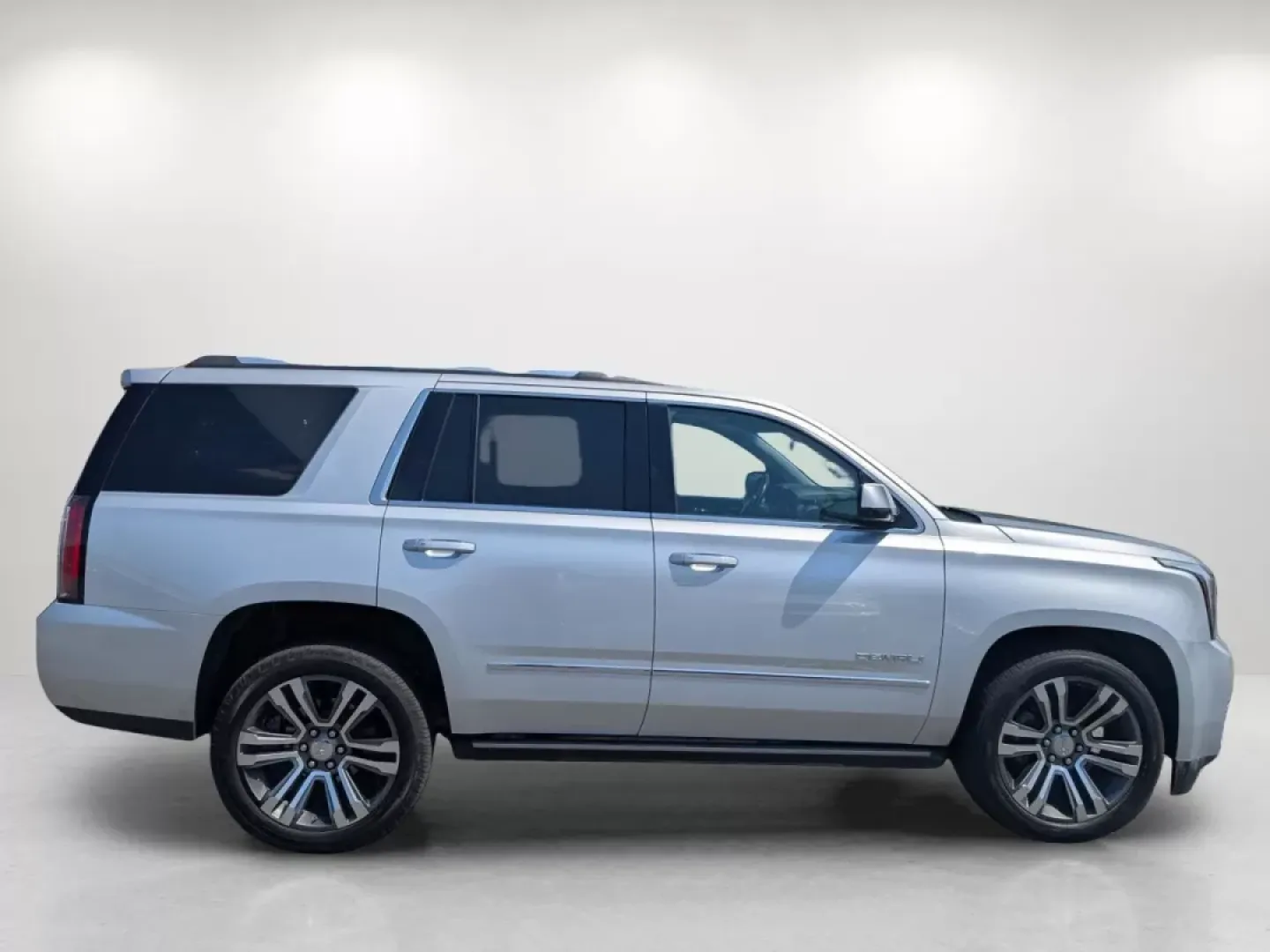 2019 /Jet Black GMC Yukon Denali (1GKS2CKJ8KR) with an Other engine, located at 1430 Gateway Drive, Opelika, AL, 36801, (334) 239-0944, 32.637871, -85.409790 - **Find Your Adventure with the 2019 GMC Yukon Denali at Gils Auto!**<br /> <br /> If you're seeking a vehicle that combines luxury, power, and versatility, look no further than our stunning 2019 GMC Yukon Denali, available now at Gils Auto in Phenix City, AL. Perfect for families needing ample space - Photo#3
