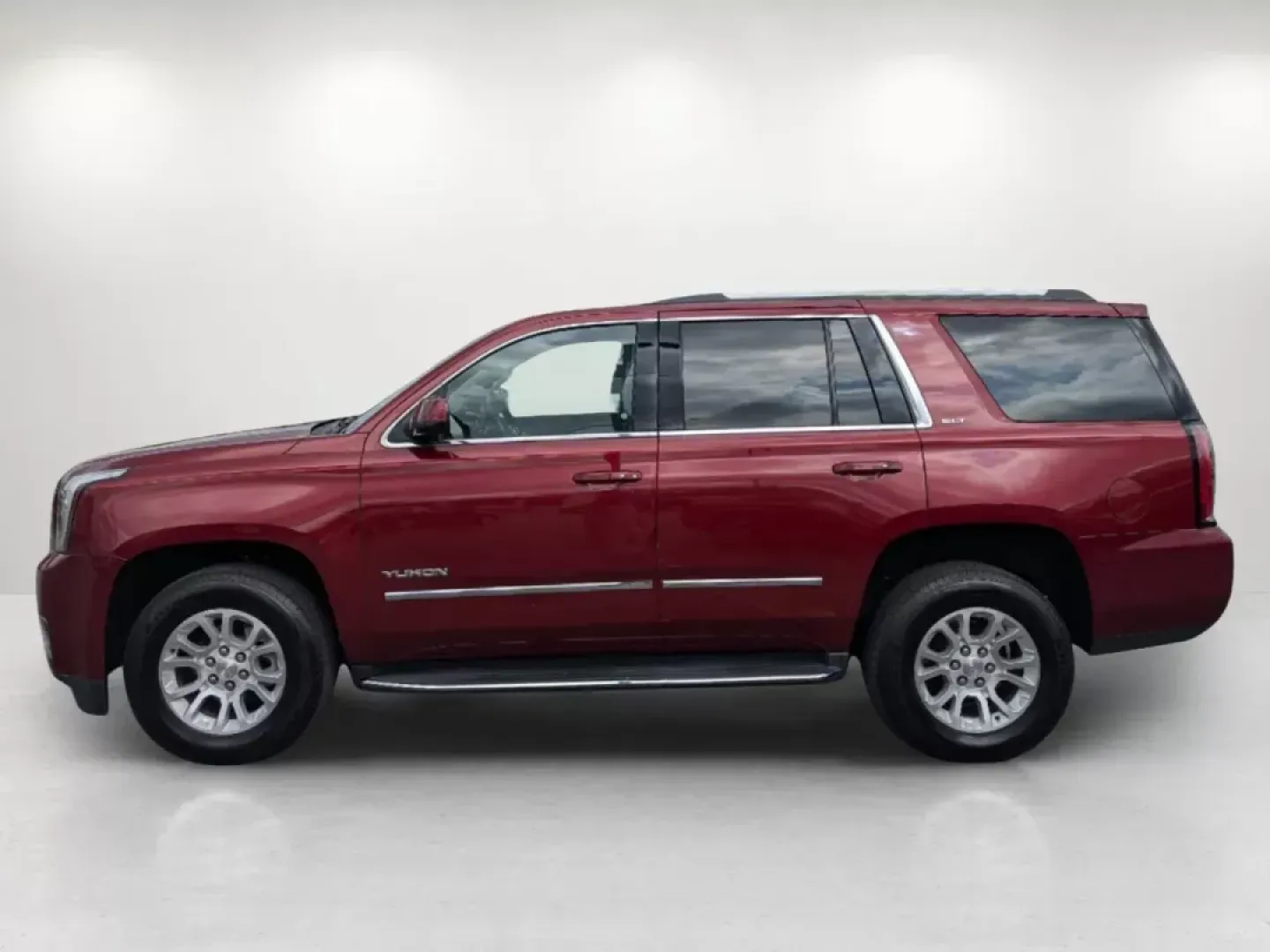 2019 /Cocoa/Dune GMC Yukon SLT (1GKS1BKC3KR) with an Gas V8 5.3L/325 engine, 6-Speed Automatic transmission, located at 5115 14th Ave., Columbus, GA, 31904, (706) 323-0345, 32.511494, -84.971046 - **Experience Adventure in the 2019 GMC Yukon SLT Perfect for Your Family Travels!**<br /> <br /> Are you ready to elevate your family road trips and weekend getaways? The 2019 GMC Yukon SLT is designed to offer unparalleled comfort, style, and technology, making it the ultimate SUV for growing fami - Photo#8