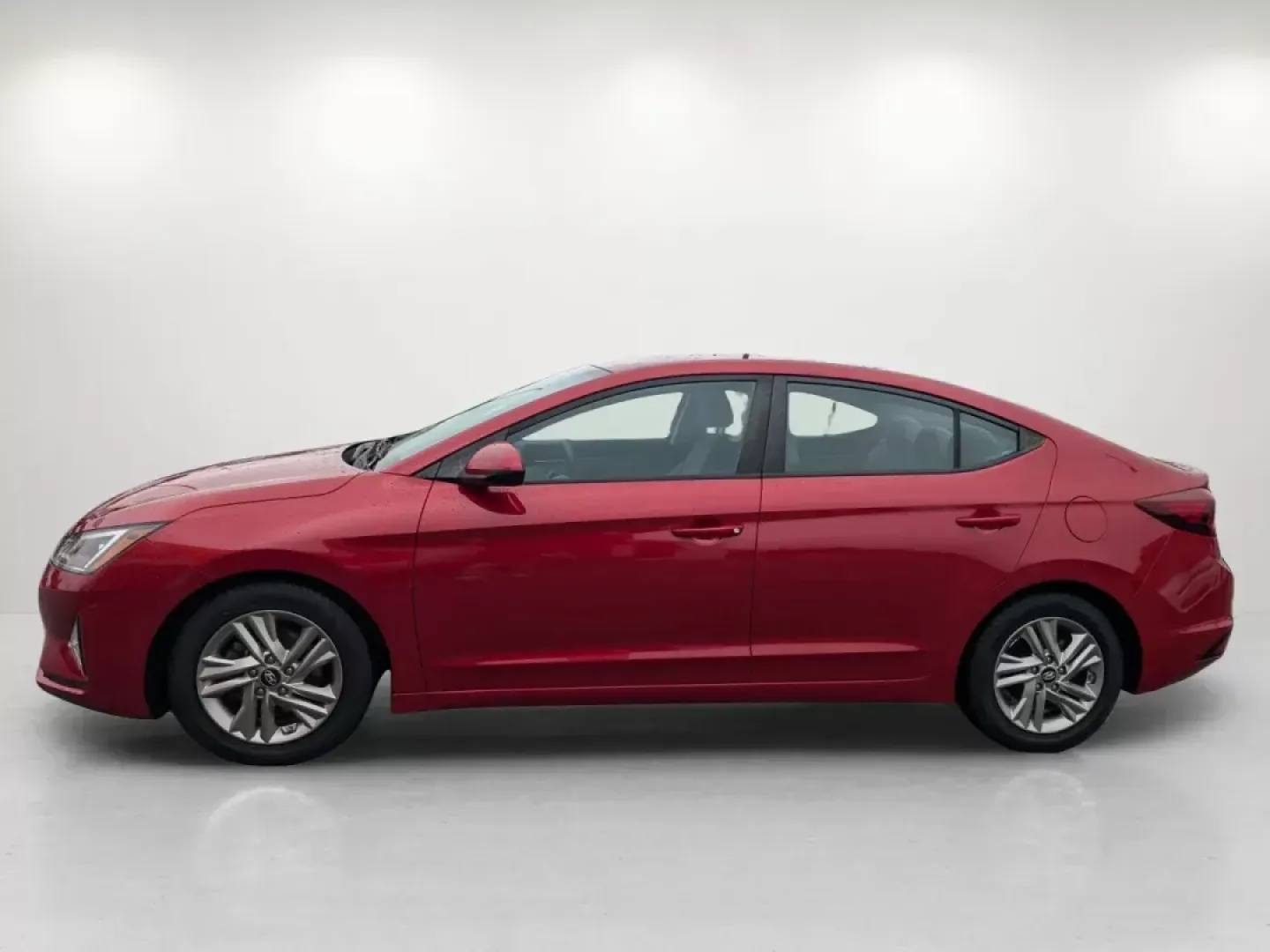 2019 /Gray Hyundai Elantra SEL (5NPD84LF3KH) with an Other engine, located at 7000 Northlake Connector, Columbus, GA, 31904, (706) 987-8085, 32.524975, -84.978134 - **Discover Your Next Adventure with the 2019 Hyundai Elantra SEL at Gils Auto - Columbus #2!**<br /> <br /> Are you searching for a reliable and stylish sedan perfect for everyday commutes, weekend getaways, or family outings? Look no further than the stunning **2019 Hyundai Elantra SEL** available - Photo#7