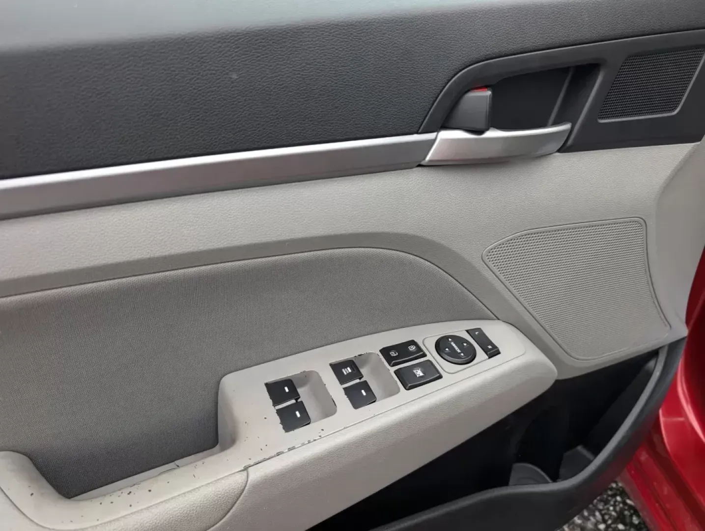 2019 /Gray Hyundai Elantra SEL (5NPD84LF3KH) with an Other engine, located at 7000 Northlake Connector, Columbus, GA, 31904, (706) 987-8085, 32.524975, -84.978134 - **Discover Your Next Adventure with the 2019 Hyundai Elantra SEL at Gils Auto - Columbus #2!**<br /> <br /> Are you searching for a reliable and stylish sedan perfect for everyday commutes, weekend getaways, or family outings? Look no further than the stunning **2019 Hyundai Elantra SEL** available - Photo#8