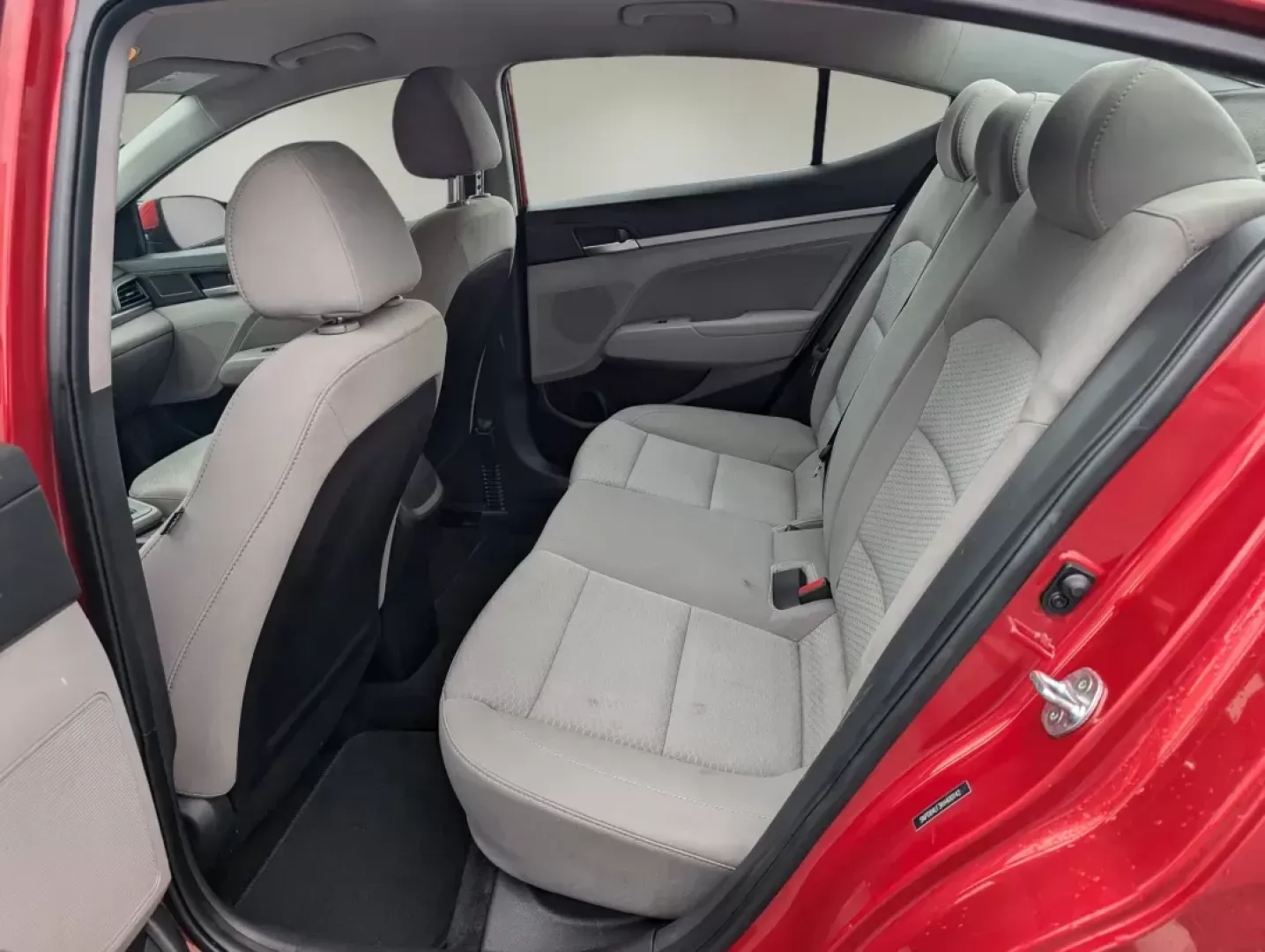 2019 /Gray Hyundai Elantra SEL (5NPD84LF3KH) with an Other engine, located at 7000 Northlake Connector, Columbus, GA, 31904, (706) 987-8085, 32.524975, -84.978134 - **Discover Your Next Adventure with the 2019 Hyundai Elantra SEL at Gils Auto - Columbus #2!**<br /> <br /> Are you searching for a reliable and stylish sedan perfect for everyday commutes, weekend getaways, or family outings? Look no further than the stunning **2019 Hyundai Elantra SEL** available - Photo#10