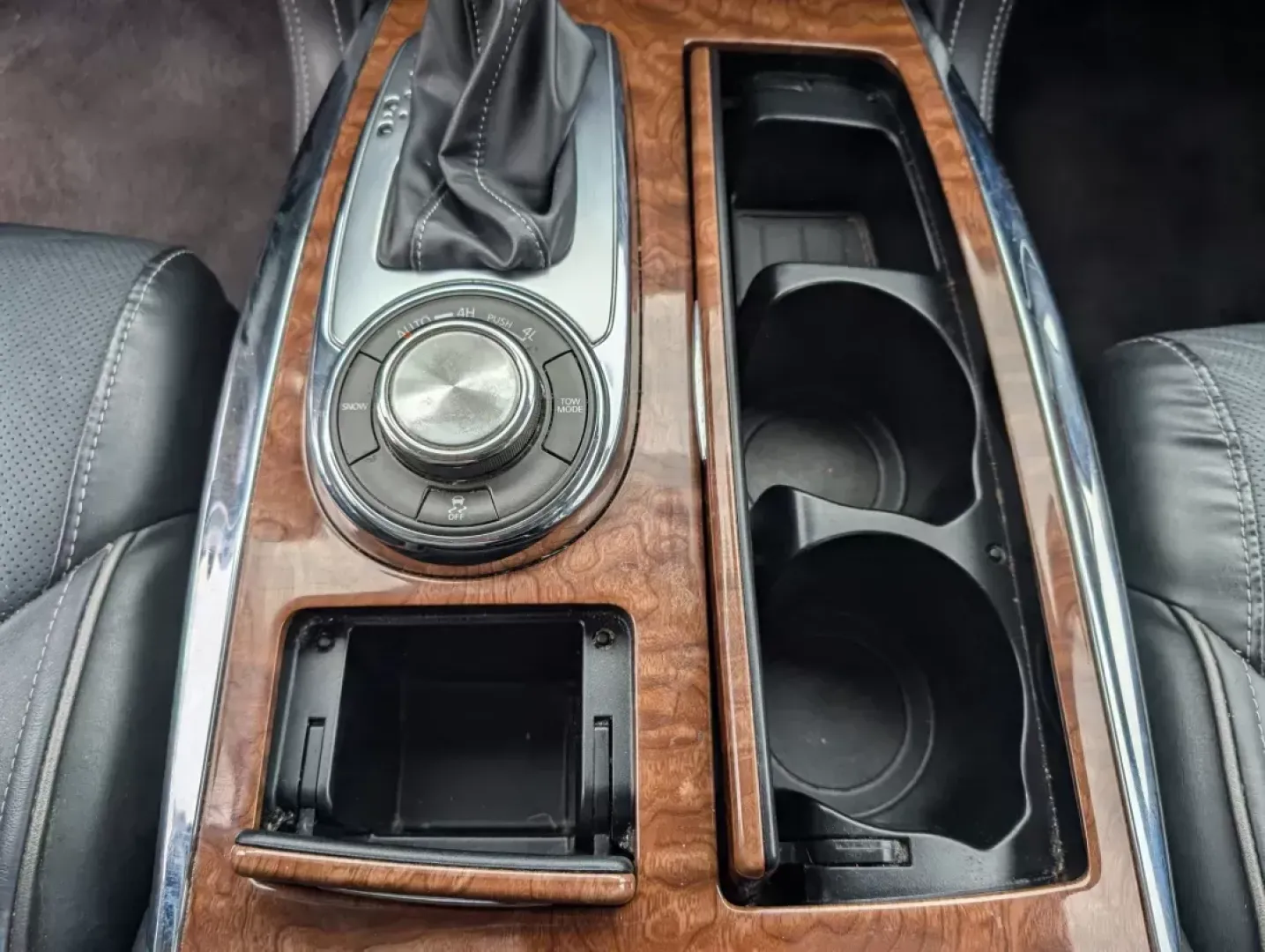 2019 /Graphite Infiniti QX80 LUXE (JN8AZ2NE9K9) with an Premium Unleaded V-8 5.6 L/339 engine, 7-Speed Automatic w/OD transmission, located at 521 Old Farm Lane Rd, Prattville, AL, 36066, (334) 325-1505, 32.482460, -86.416367 - **Discover Unmatched Luxury and Versatility with the 2019 Infiniti QX80 at Gils Auto - Prattville!**<br /> <br /> Are you ready to elevate your driving experience? The 2019 Infiniti QX80 is not just a vehicle; it's a lifestyle choice for those who value luxury, space, and performance. Perfect for gr - Photo#13