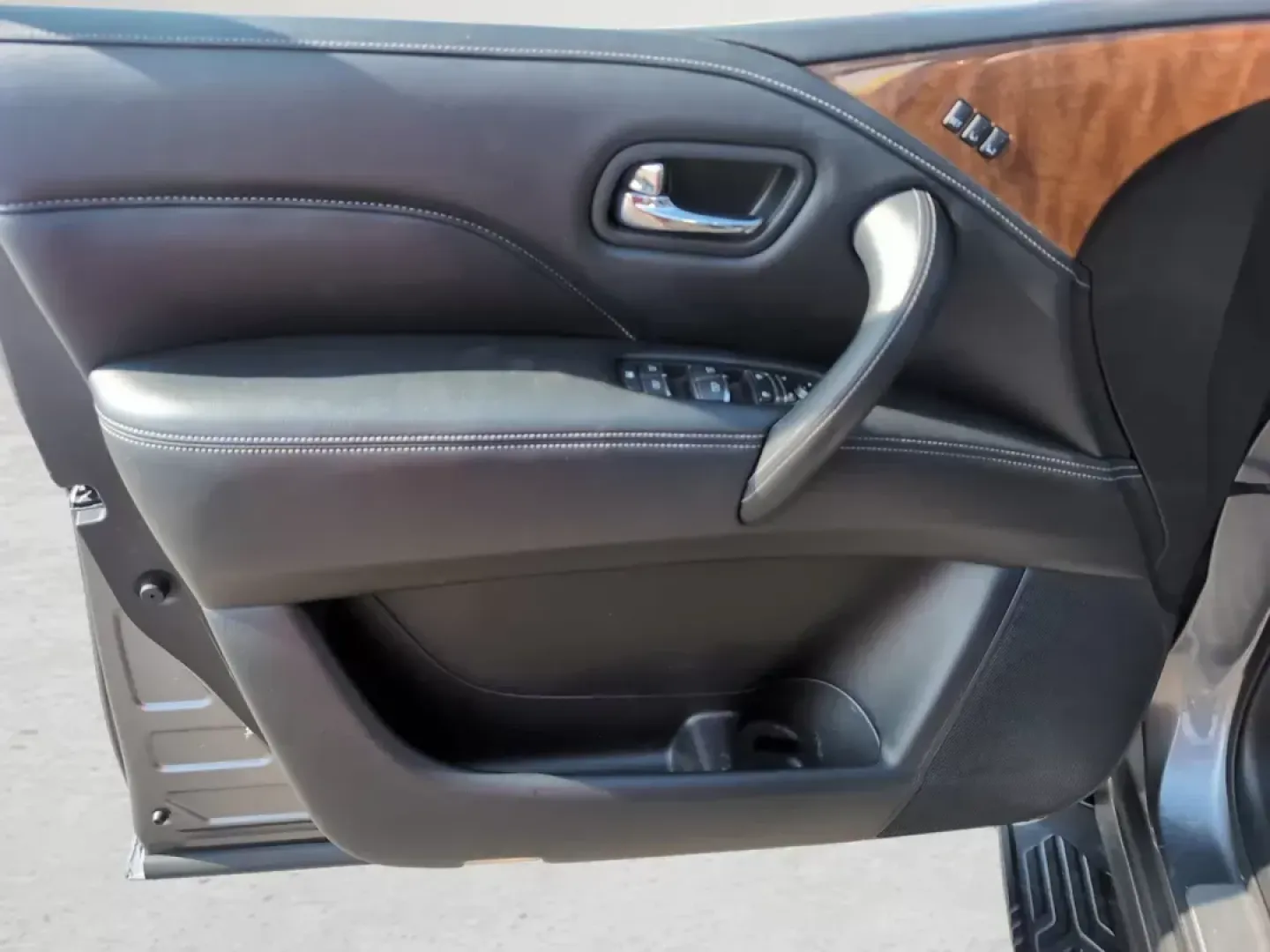 2019 /Black Infiniti QX80 LUXE (JN8AZ2NF9K9) with an Other engine, located at 3959 U.S. 80 W, Phenix City, AL, 36870, (334) 297-4885, 32.469296, -85.135185 - **Elevate Your Family Adventures with This Stunning 2019 Infiniti QX80 LUXE!** <br /> <br /> Are you ready to discover the perfect vehicle for your growing family or weekend getaways? Look no further than this luxurious 2019 Infiniti QX80 LUXE, now available at Gils Auto in Phenix City, AL! This spo - Photo#9