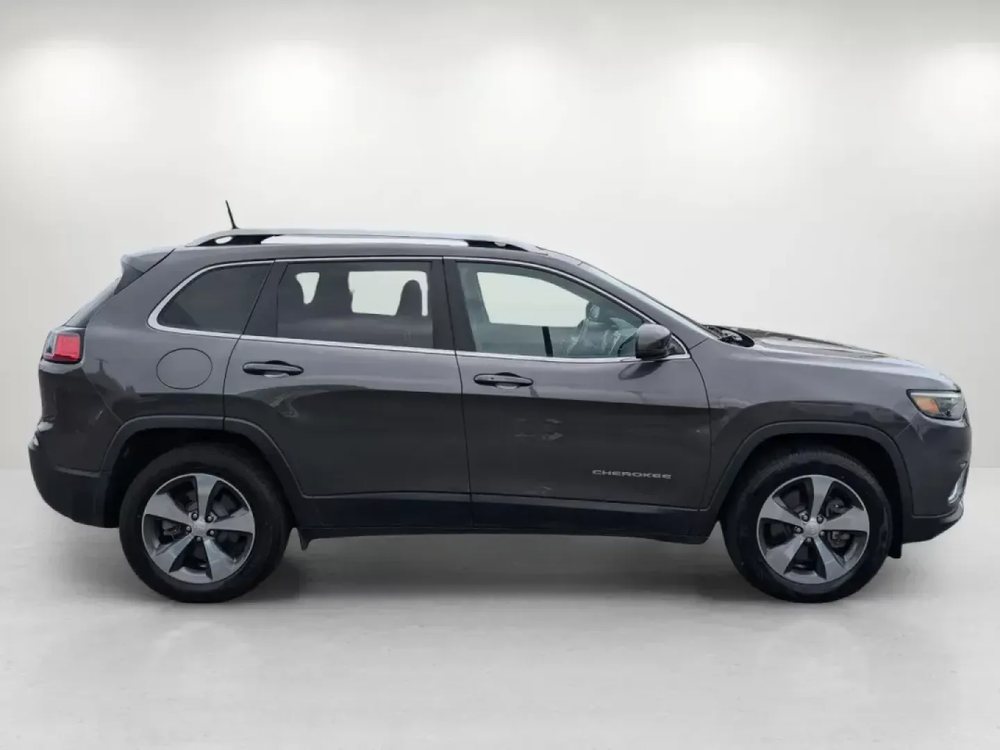 2019 /Black Jeep Cherokee Limited (1C4PJMDX0KD) with an Regular Unleaded V-6 3.2 L/198 engine, 9-Speed Automatic w/OD transmission, located at 521 Old Farm Lane Rd, Prattville, AL, 36066, (334) 325-1505, 32.482460, -86.416367 - 2019 Jeep Cherokee Limited - Photo#3