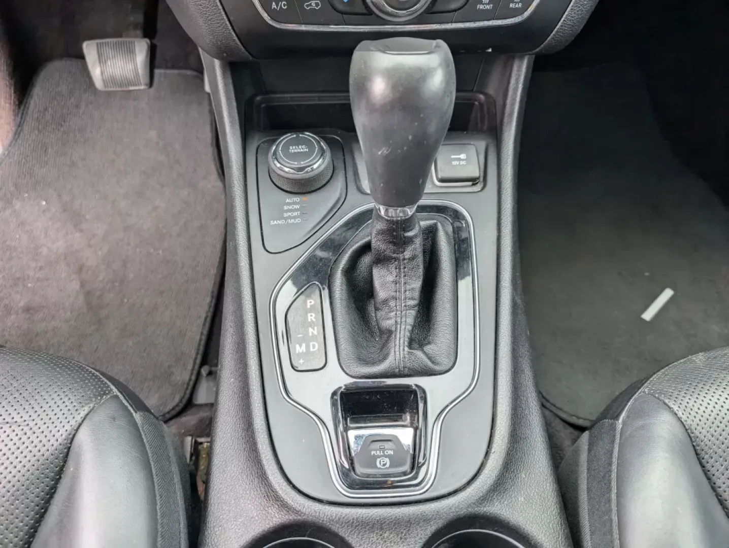 2019 /Black Jeep Cherokee Limited (1C4PJMDX0KD) with an Regular Unleaded V-6 3.2 L/198 engine, 9-Speed Automatic w/OD transmission, located at 521 Old Farm Lane Rd, Prattville, AL, 36066, (334) 325-1505, 32.482460, -86.416367 - 2019 Jeep Cherokee Limited - Photo#13