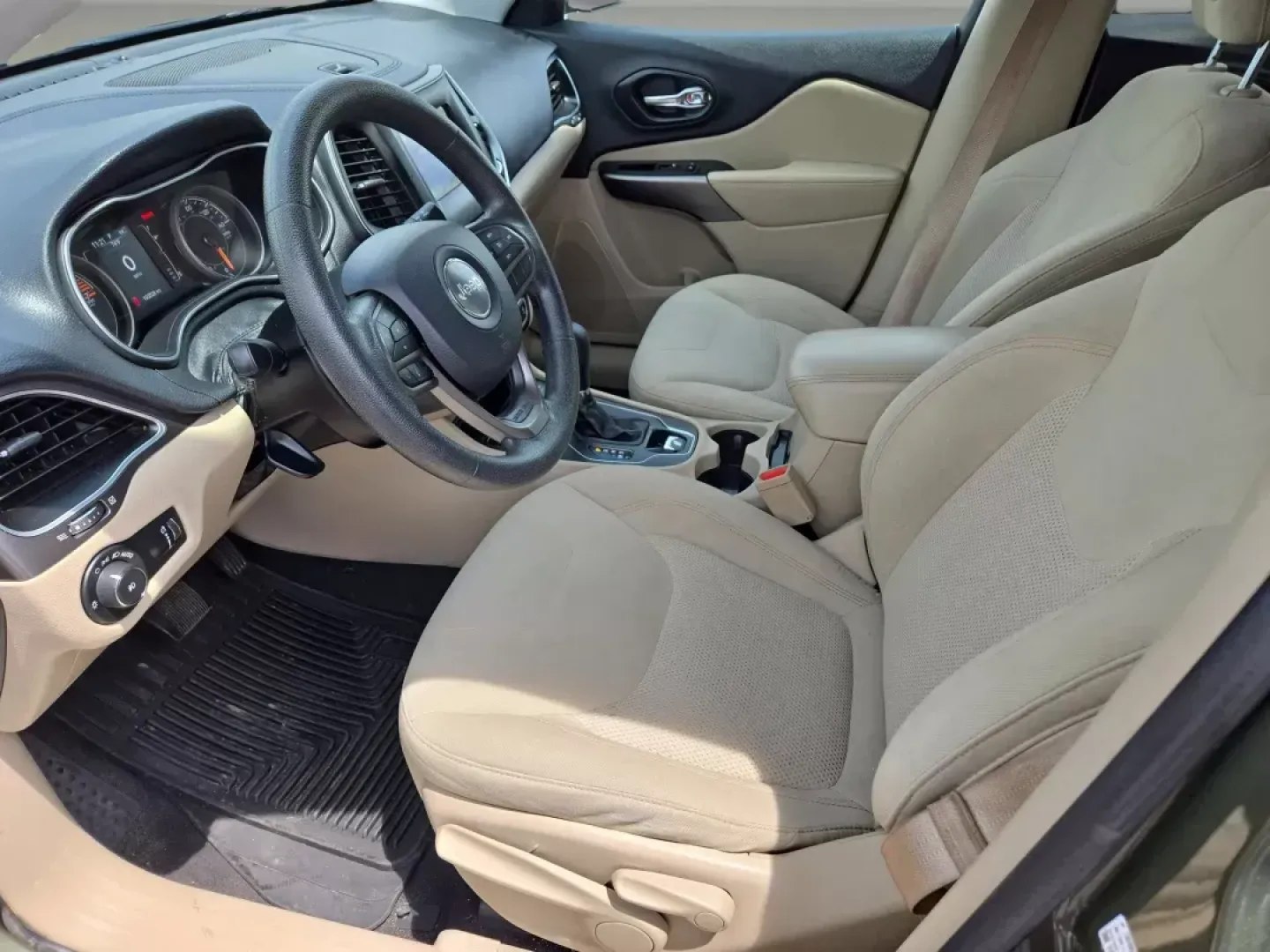 2019 /Lt Frost Beige/Black Jeep Cherokee Latitude (1C4PJLCB1KD) with an Other engine, located at 1430 Gateway Drive, Opelika, AL, 36801, (334) 239-0944, 32.637871, -85.409790 - Are you ready for the perfect blend of adventure and everyday practicality? Look no further than the 2019 Jeep Cherokee Latitude, now available at Gils Auto in Opelika, AL. This sporty utility crossover effortlessly combines style, comfort, and performance, making it the ideal vehicle for busy famil - Photo#11