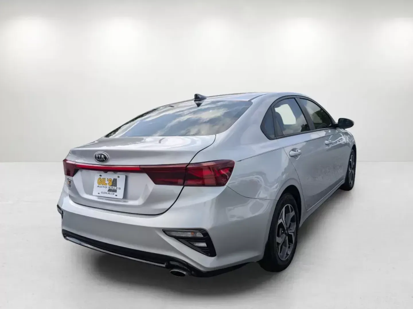 2019 /Black Kia Forte LXS (3KPF24AD9KE) with an Regular Unleaded I-4 2.0 L/122 engine, 1-Speed CVT w/OD transmission, located at 5115 14th Ave., Columbus, GA, 31904, (706) 323-0345, 32.511494, -84.971046 - 2019 Kia Forte LXS - Photo#4