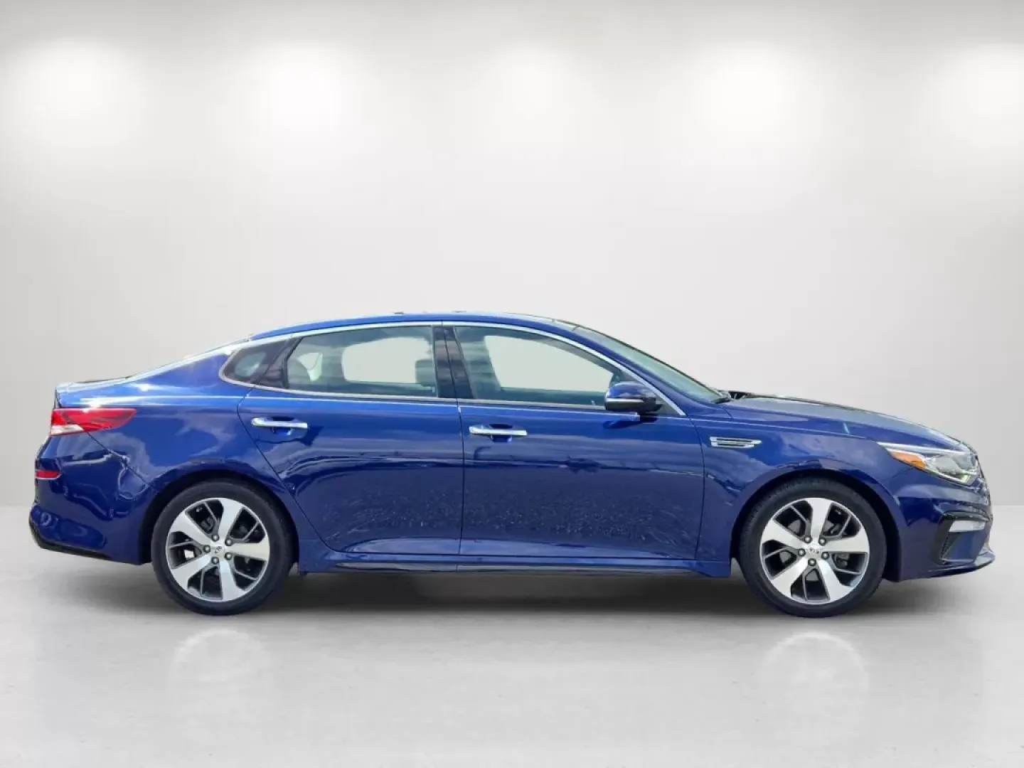 2019 /Black Kia Optima S (5XXGT4L33KG) with an Other engine, located at 3959 U.S. 80 W, Phenix City, AL, 36870, (334) 297-4885, 32.469296, -85.135185 - **Discover Your Next Adventure with the 2019 Kia Optima at Gils Auto - Columbus!**<br /> <br /> Are you ready to elevate your daily commute or family road trips? The 2019 Kia Optima is the perfect blend of style, comfort, and functionality, making it an ideal choice for growing families, busy profes - Photo#3
