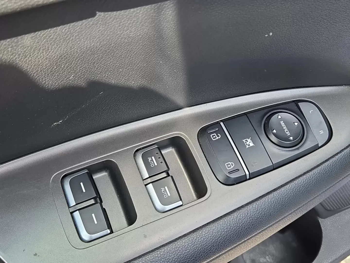 2019 /Black Kia Optima S (5XXGT4L33KG) with an Other engine, located at 3959 U.S. 80 W, Phenix City, AL, 36870, (334) 297-4885, 32.469296, -85.135185 - **Discover Your Next Adventure with the 2019 Kia Optima at Gils Auto - Columbus!**<br /> <br /> Are you ready to elevate your daily commute or family road trips? The 2019 Kia Optima is the perfect blend of style, comfort, and functionality, making it an ideal choice for growing families, busy profes - Photo#10