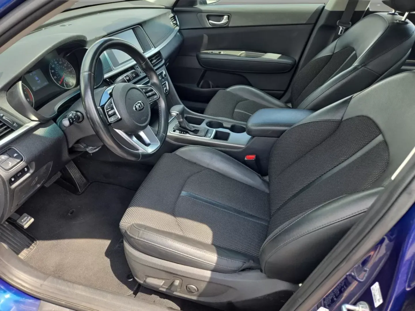 2019 /Black Kia Optima S (5XXGT4L33KG) with an Other engine, located at 3959 U.S. 80 W, Phenix City, AL, 36870, (334) 297-4885, 32.469296, -85.135185 - **Discover Your Next Adventure with the 2019 Kia Optima at Gils Auto - Columbus!**<br /> <br /> Are you ready to elevate your daily commute or family road trips? The 2019 Kia Optima is the perfect blend of style, comfort, and functionality, making it an ideal choice for growing families, busy profes - Photo#11