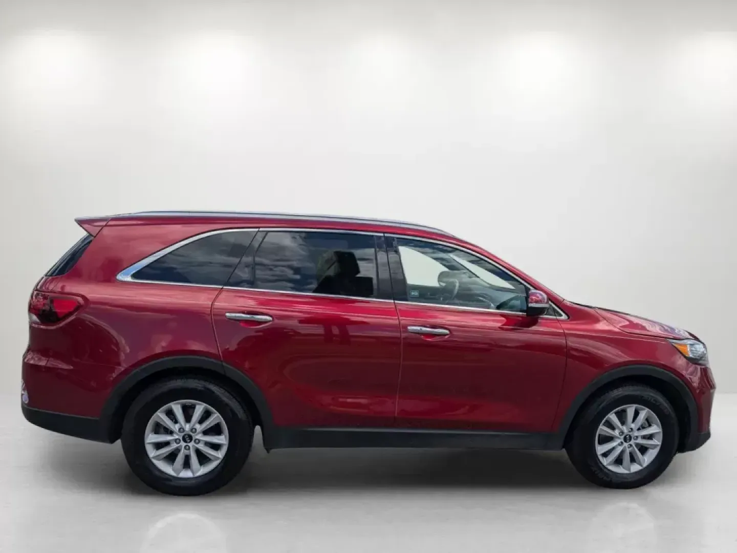2019 /Stone Beige Kia Sorento LX (5XYPG4A31KG) with an Other engine, located at 5115 14th Ave., Columbus, GA, 31904, (706) 323-0345, 32.511494, -84.971046 - **Discover Adventure and Comfort with the 2019 Kia Sorento LX at Gils Auto in Columbus, GA!**<br /> <br /> Looking for an SUV that balances style, practicality, and performance? Whether you're commuting to work, running errands, or planning a family road trip, the 2019 Kia Sorento LX is the ideal ch - Photo#3