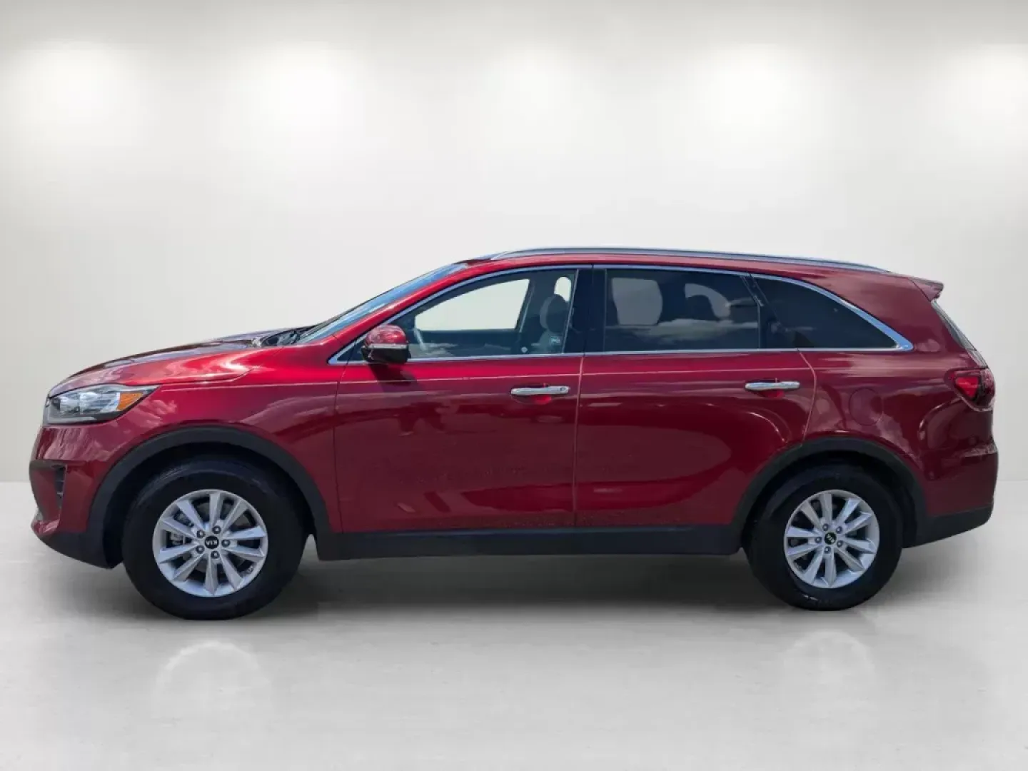 2019 /Stone Beige Kia Sorento LX (5XYPG4A31KG) with an Other engine, located at 5115 14th Ave., Columbus, GA, 31904, (706) 323-0345, 32.511494, -84.971046 - **Discover Adventure and Comfort with the 2019 Kia Sorento LX at Gils Auto in Columbus, GA!**<br /> <br /> Looking for an SUV that balances style, practicality, and performance? Whether you're commuting to work, running errands, or planning a family road trip, the 2019 Kia Sorento LX is the ideal ch - Photo#7