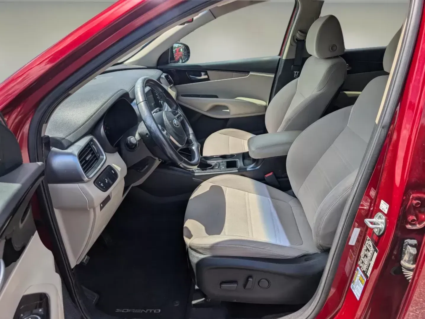2019 /Stone Beige Kia Sorento LX (5XYPG4A31KG) with an Other engine, located at 5115 14th Ave., Columbus, GA, 31904, (706) 323-0345, 32.511494, -84.971046 - **Discover Adventure and Comfort with the 2019 Kia Sorento LX at Gils Auto in Columbus, GA!**<br /> <br /> Looking for an SUV that balances style, practicality, and performance? Whether you're commuting to work, running errands, or planning a family road trip, the 2019 Kia Sorento LX is the ideal ch - Photo#9