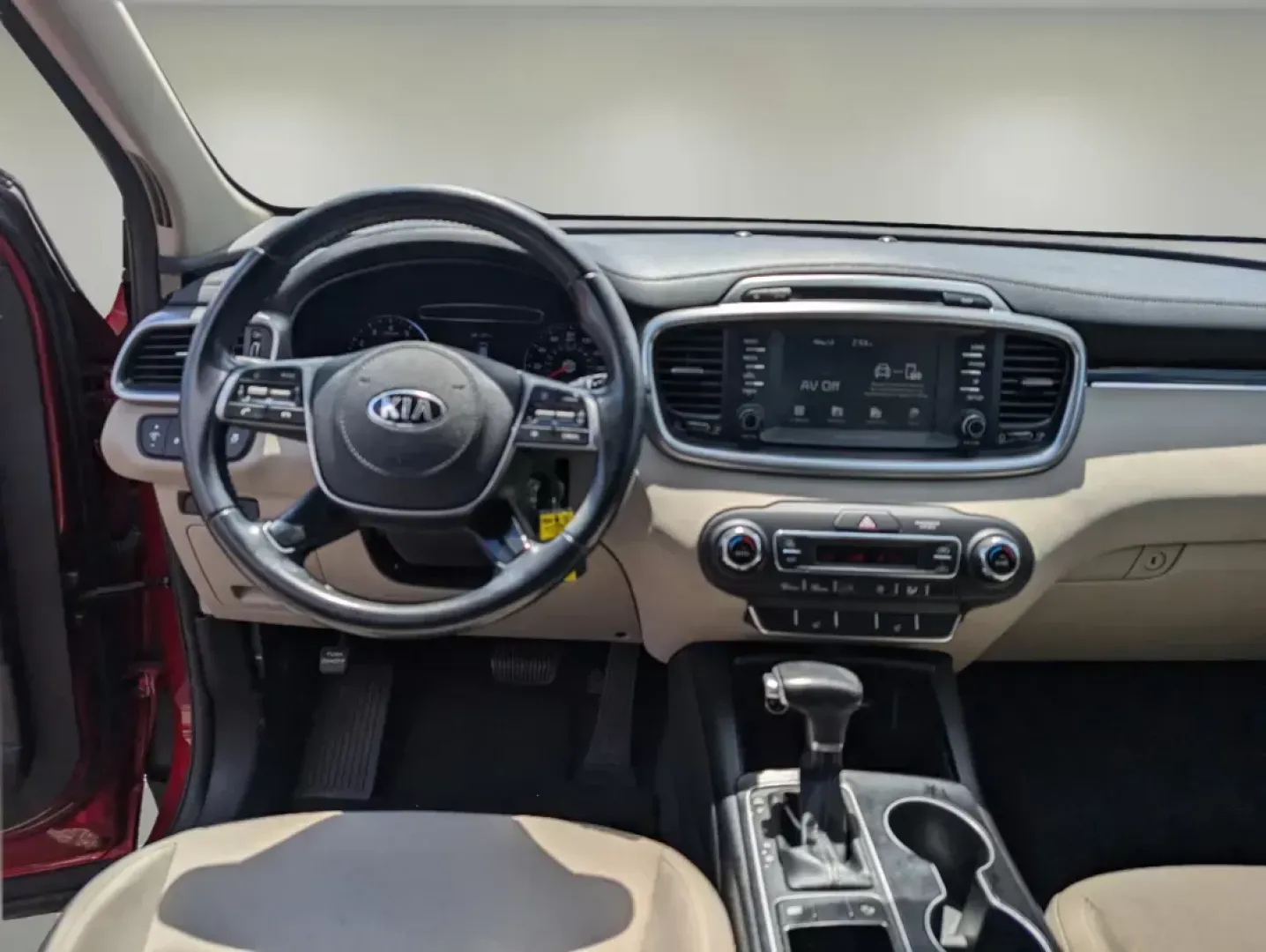 2019 /Stone Beige Kia Sorento LX (5XYPG4A31KG) with an Other engine, located at 5115 14th Ave., Columbus, GA, 31904, (706) 323-0345, 32.511494, -84.971046 - **Discover Adventure and Comfort with the 2019 Kia Sorento LX at Gils Auto in Columbus, GA!**<br /> <br /> Looking for an SUV that balances style, practicality, and performance? Whether you're commuting to work, running errands, or planning a family road trip, the 2019 Kia Sorento LX is the ideal ch - Photo#11