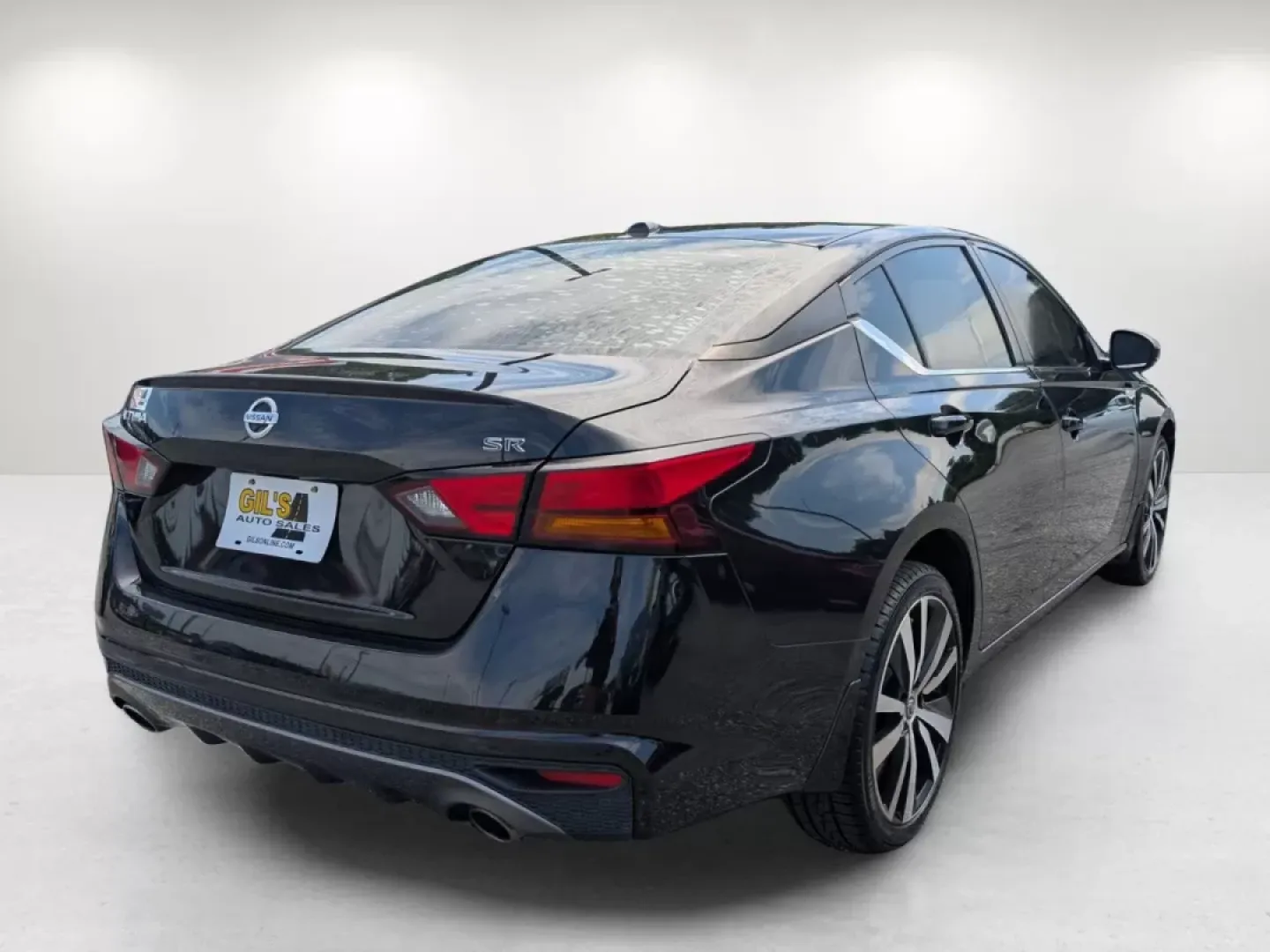 2019 Super Black /Sport Nissan Altima 2.5 SR (1N4BL4CW1KN) with an Other engine, located at 5115 14th Ave., Columbus, GA, 31904, (706) 323-0345, 32.511494, -84.971046 - **Elevate Your Driving Experience with the 2019 Nissan Altima 2.5 SR at Gils Auto - Columbus!**<br /> <br /> Are you in the market for a vehicle that combines sleek style with dependable performance? Look no further than this stunning 2019 Nissan Altima 2.5 SR, perfect for growing families, daily co - Photo#4