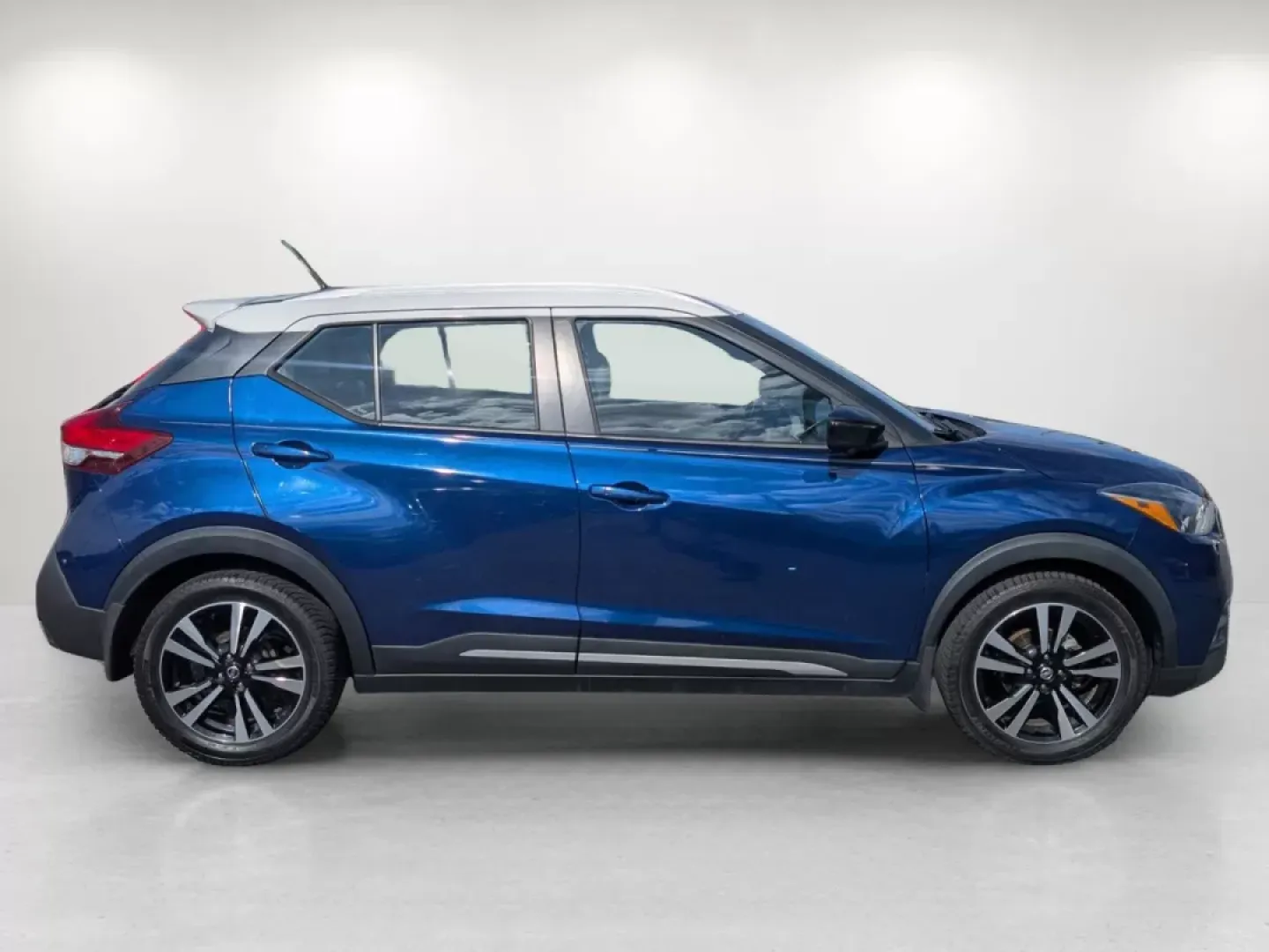 2019 /Charcoal Nissan Kicks SR (3N1CP5CU1KL) with an Other engine, located at 7000 Northlake Connector, Columbus, GA, 31904, (706) 987-8085, 32.524975, -84.978134 - Looking for a compact SUV that fits your active lifestyle and offers a blend of style and functionality? Look no further than the 2019 Nissan Kicks SR, now available at Gils Auto, your trusted Buy Here Pay Here dealership located at 521 Old Farm Lane Rd, Prattville, AL 36066. With a spacious interio - Photo#3