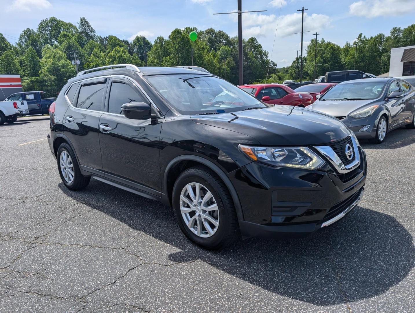 2019 /Charcoal Nissan Rogue SV (KNMAT2MT6KP) with an Regular Unleaded I-4 2.5 L/152 engine, 1-Speed CVT w/OD transmission, located at 3959 U.S. 80 W, Phenix City, AL, 36870, (334) 297-4885, 32.469296, -85.135185 - 2019 Nissan Rogue SV - Photo#2
