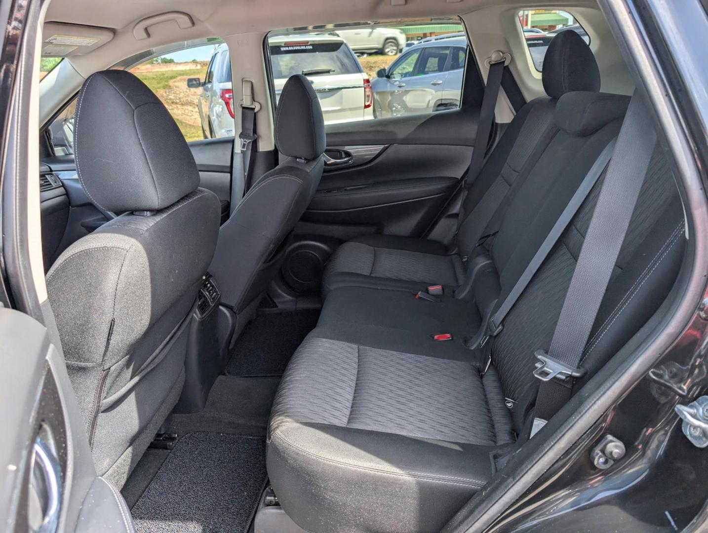 2019 /Charcoal Nissan Rogue SV (KNMAT2MT6KP) with an Regular Unleaded I-4 2.5 L/152 engine, 1-Speed CVT w/OD transmission, located at 3959 U.S. 80 W, Phenix City, AL, 36870, (334) 297-4885, 32.469296, -85.135185 - 2019 Nissan Rogue SV - Photo#10