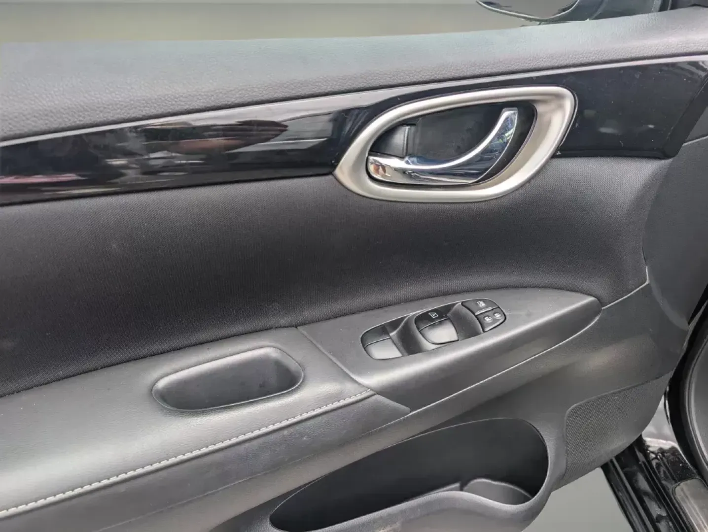 2019 /Charcoal Nissan Sentra SV (3N1AB7AP0KL) with an Regular Unleaded I-4 1.8 L/110 engine, 1-Speed CVT w/OD transmission, located at 3959 U.S. 80 W, Phenix City, AL, 36870, (334) 297-4885, 32.469296, -85.135185 - 2019 Nissan Sentra SV - Photo#9