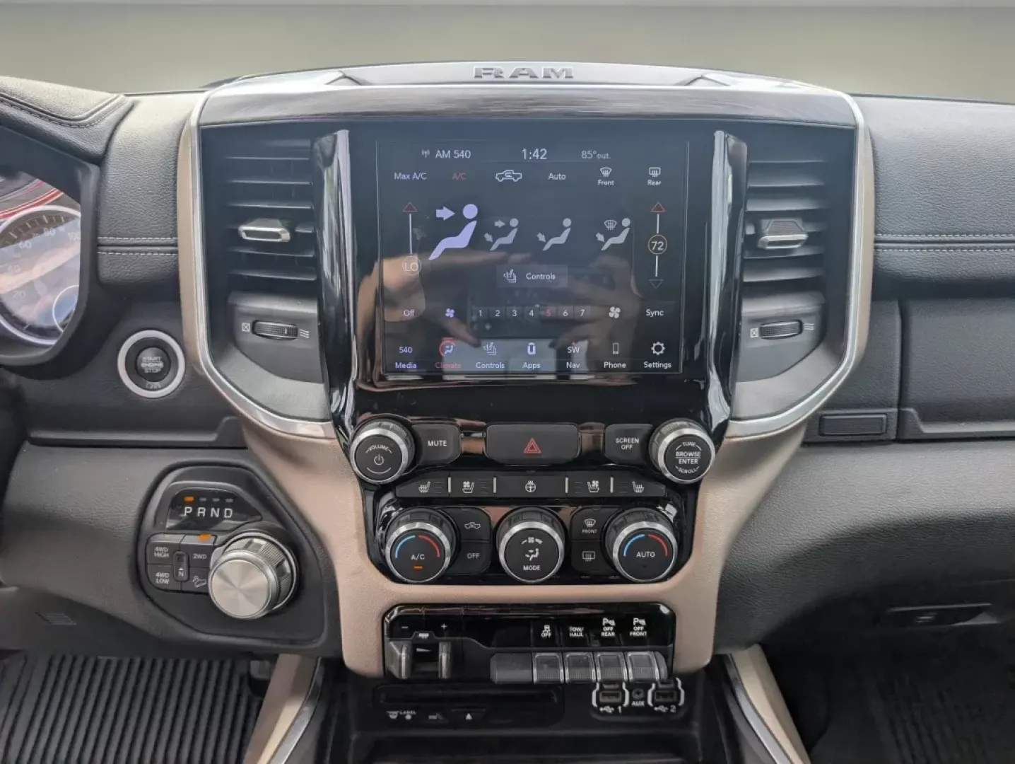 2019 /Black Ram 2500 Laramie (3C6UR5FJ2KG) with an Other engine, located at 7000 Northlake Connector, Columbus, GA, 31904, (706) 987-8085, 32.524975, -84.978134 - **Unleash Your Adventures with the 2019 Ram 2500 Laramie Crew Cab Pickup!**<br /> <br /> Are you ready to elevate your weekend adventures or tackle your daily commutes with confidence? The 2019 Ram 2500 Laramie Crew Cab Pickup is the perfect blend of power, comfort, and technology, making it an idea - Photo#12