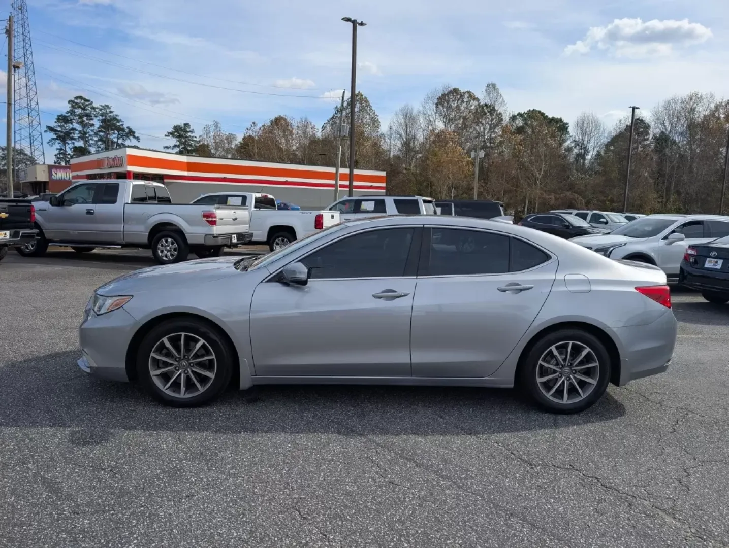 2020 Acura TLX w/Technology Pkg (19UUB1F56LA) with an Other engine, located at 3959 U.S. 80 W, Phenix City, AL, 36870, (334) 297-4885, 32.469296, -85.135185 - **Elevate Your Commute with the 2020 Acura TLX at Gils Auto in Phenix City, AL!**<br /> <br /> Are you on the lookout for a vehicle that perfectly blends luxury with functionality? Imagine every drive transformed into a delightful experience, whether you're commuting to work or heading out on a week - Photo#7