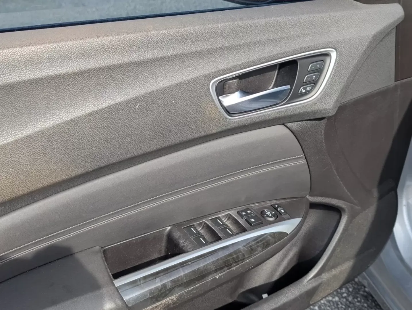 2020 Acura TLX w/Technology Pkg (19UUB1F56LA) with an Other engine, located at 3959 U.S. 80 W, Phenix City, AL, 36870, (334) 297-4885, 32.469296, -85.135185 - **Elevate Your Commute with the 2020 Acura TLX at Gils Auto in Phenix City, AL!**<br /> <br /> Are you on the lookout for a vehicle that perfectly blends luxury with functionality? Imagine every drive transformed into a delightful experience, whether you're commuting to work or heading out on a week - Photo#8