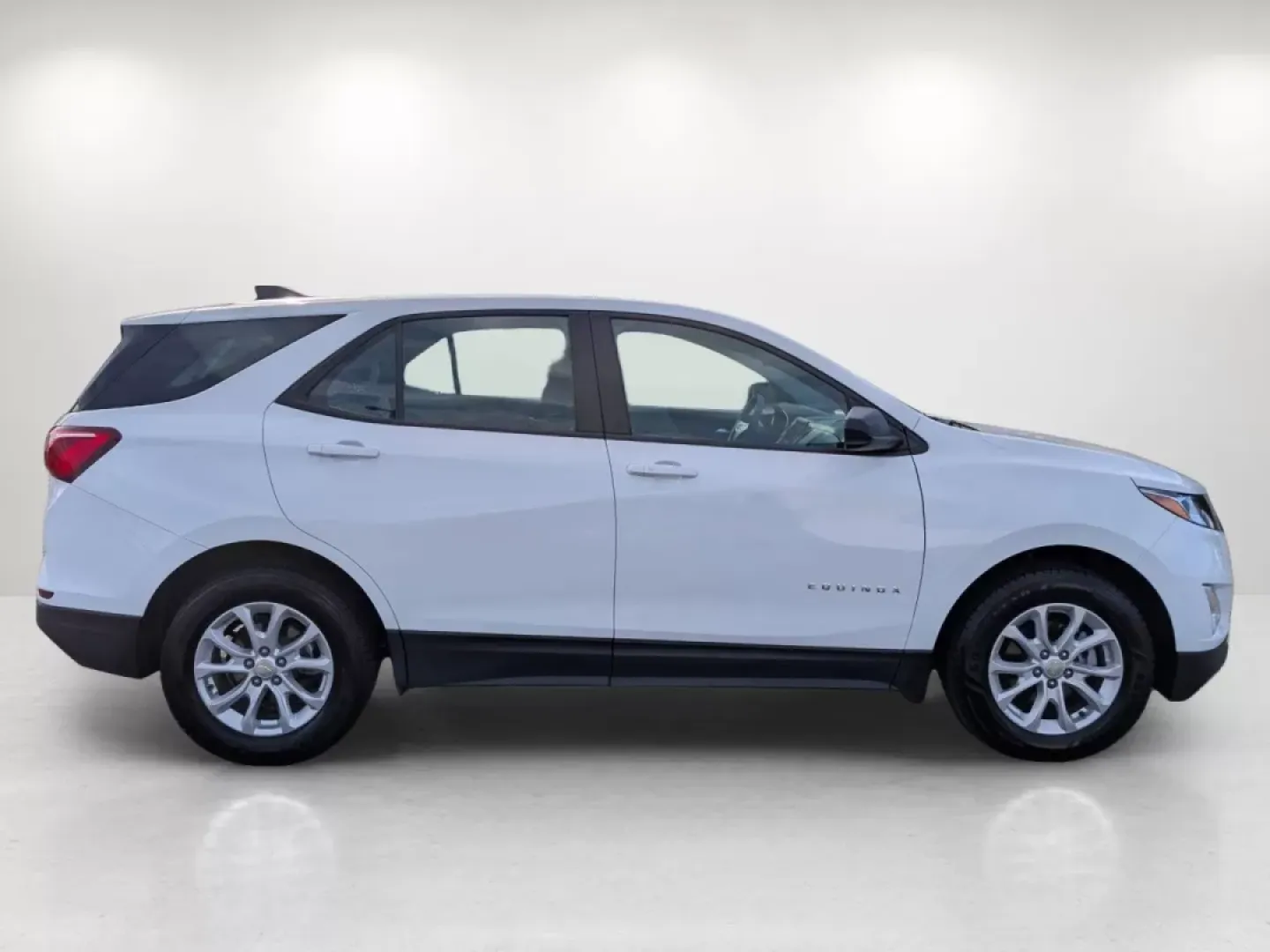 2020 /Medium Ash Gray Chevrolet Equinox LS (3GNAXHEV9LS) with an Other engine, located at 804 22nd Ave, Phenix City, AL, 36870, (334) 297-1860, 32.484749, -85.024475 - **Explore the Open Road with the 2020 Chevrolet Equinox at Gils Auto - Your Trusted Buy Here Pay Here Dealership in Phenix City**<br /> <br /> Are you in search of a versatile SUV that can effortlessly cater to your family's daily needs and weekend adventures? Look no further than this 2020 Chevrole - Photo#3