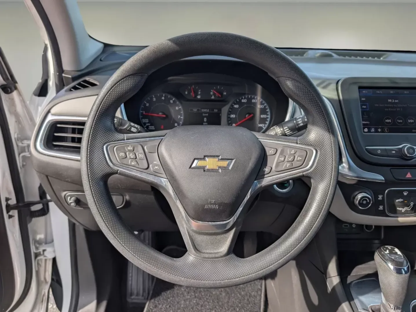 2020 /Medium Ash Gray Chevrolet Equinox LS (3GNAXHEV9LS) with an Other engine, located at 804 22nd Ave, Phenix City, AL, 36870, (334) 297-1860, 32.484749, -85.024475 - **Explore the Open Road with the 2020 Chevrolet Equinox at Gils Auto - Your Trusted Buy Here Pay Here Dealership in Phenix City**<br /> <br /> Are you in search of a versatile SUV that can effortlessly cater to your family's daily needs and weekend adventures? Look no further than this 2020 Chevrole - Photo#14