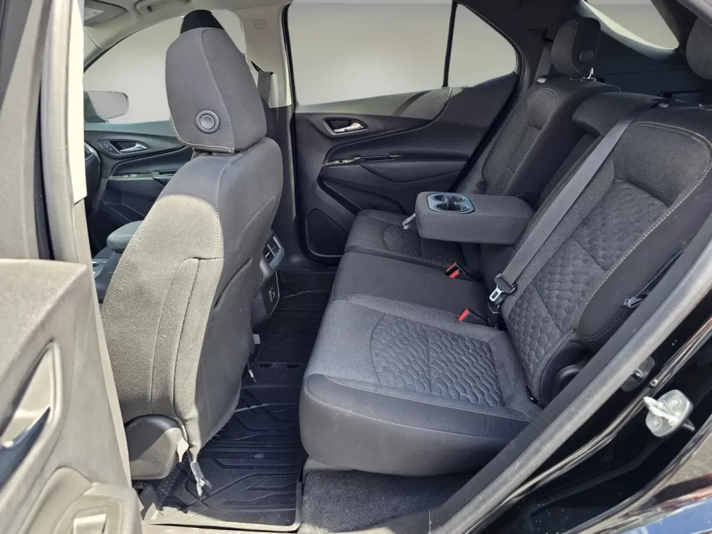 2020 /Jet Black Chevrolet Equinox LT (3GNAXJEV9LL) with an Other engine, located at 1430 Gateway Drive, Opelika, AL, 36801, (334) 239-0944, 32.637871, -85.409790 - **Explore New Adventures with the 2020 Chevrolet Equinox LT: Perfect for Phenix City Families!**<br /> <br /> If you're looking for a versatile SUV that can handle everything from school drop-offs to weekend getaways, look no further than the 2020 Chevrolet Equinox LT available at Gils Auto in Pheni - Photo#14