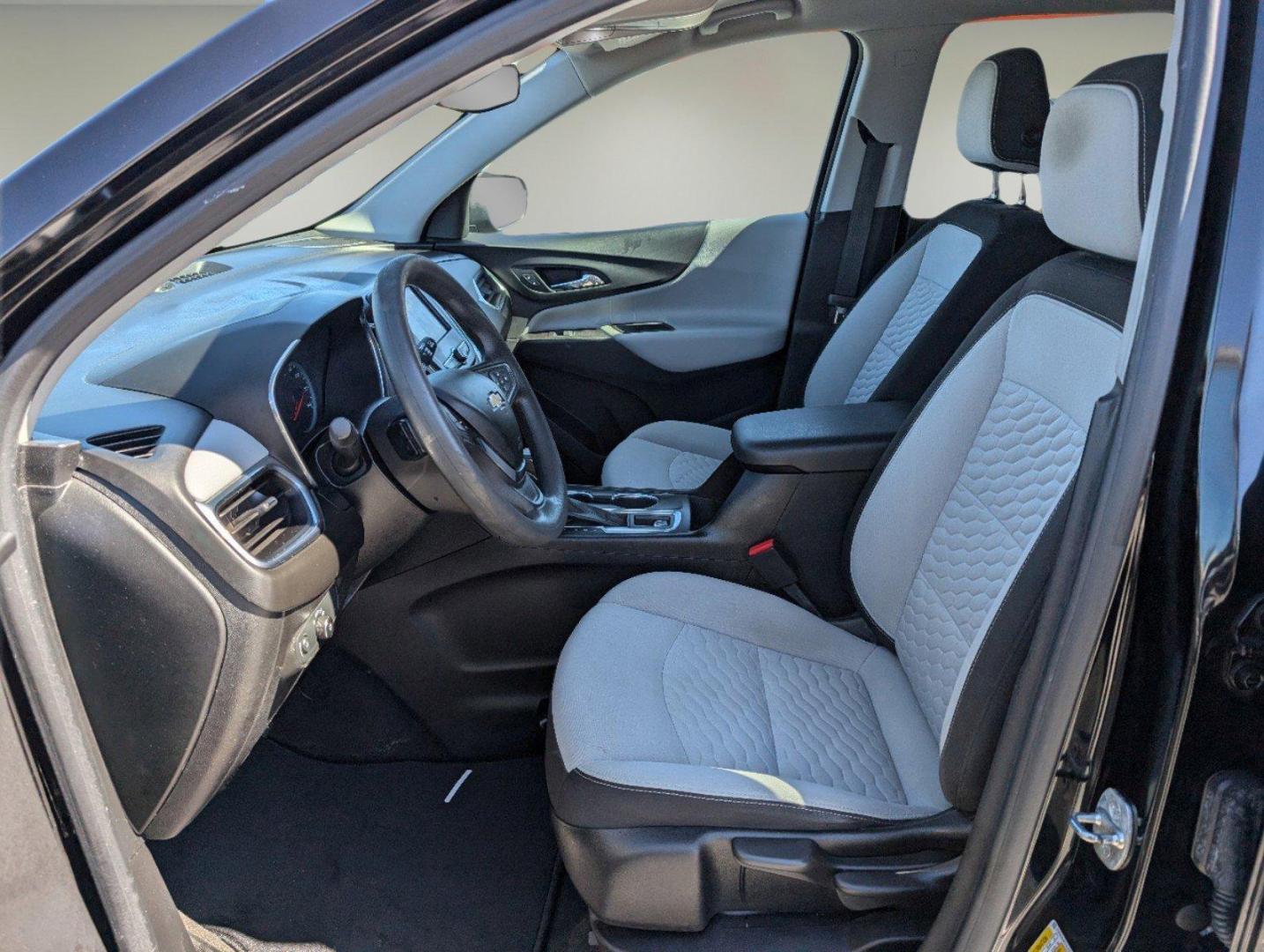 2020 /Medium Ash Gray Chevrolet Equinox LS (2GNAXHEV4L6) with an Turbocharged Gas I4 1.5L/92 engine, 6-Speed Automatic transmission, located at 7000 Northlake Connector, Columbus, GA, 31904, (706) 987-8085, 32.524975, -84.978134 - 2020 Chevrolet Equinox LS - Photo#9