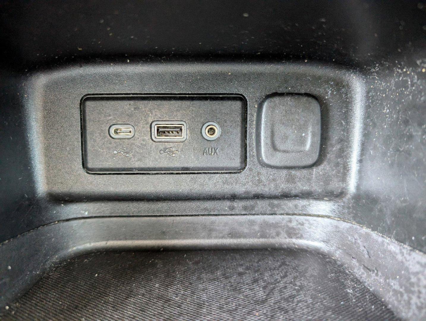 2020 /Medium Ash Gray Chevrolet Equinox LS (2GNAXHEV4L6) with an Turbocharged Gas I4 1.5L/92 engine, 6-Speed Automatic transmission, located at 7000 Northlake Connector, Columbus, GA, 31904, (706) 987-8085, 32.524975, -84.978134 - 2020 Chevrolet Equinox LS - Photo#14