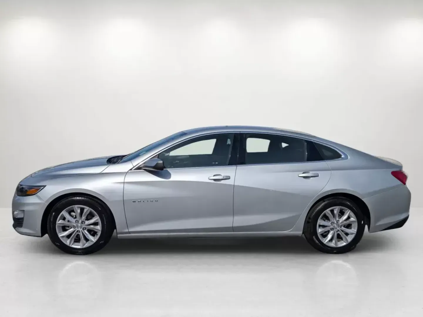 2020 /Jet Black Chevrolet Malibu LT (1G1ZD5ST5LF) with an Turbocharged Gas I4 1.5L/91 engine, 1-Speed Automatic transmission, located at 804 22nd Ave, Phenix City, AL, 36870, (334) 297-1860, 32.484749, -85.024475 - 2020 Chevrolet Malibu LT - Photo#2