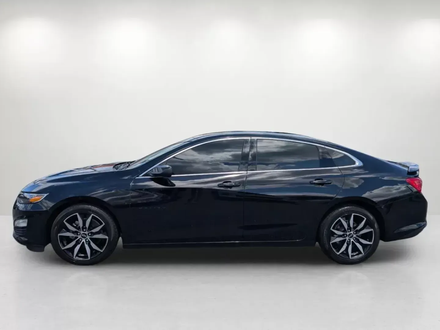 2020 /Jet Black Chevrolet Malibu RS (1G1ZG5ST1LF) with an Turbocharged Gas I4 1.5L/91 engine, 1-Speed Automatic transmission, located at 5115 14th Ave., Columbus, GA, 31904, (706) 323-0345, 32.511494, -84.971046 - 2020 Chevrolet Malibu RS - Photo#7