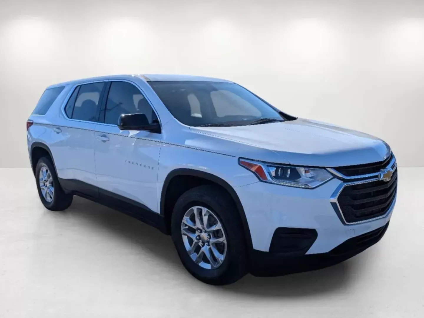 2020 /Jet Black Chevrolet Traverse LS (1GNERFKWXLJ) with an Gas V6 3.6L/217 engine, 9-Speed Automatic transmission, located at 5115 14th Ave., Columbus, GA, 31904, (706) 323-0345, 32.511494, -84.971046 - 2020 Chevrolet Traverse LS - Photo#3