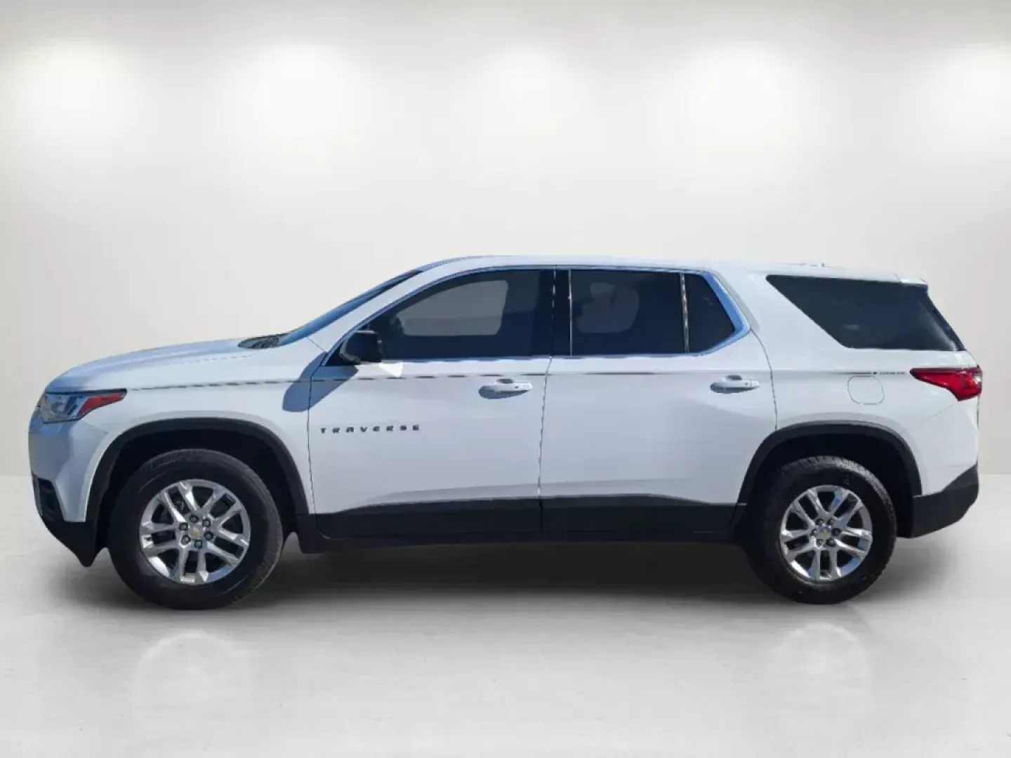 2020 /Jet Black Chevrolet Traverse LS (1GNERFKWXLJ) with an Gas V6 3.6L/217 engine, 9-Speed Automatic transmission, located at 5115 14th Ave., Columbus, GA, 31904, (706) 323-0345, 32.511494, -84.971046 - 2020 Chevrolet Traverse LS - Photo#8