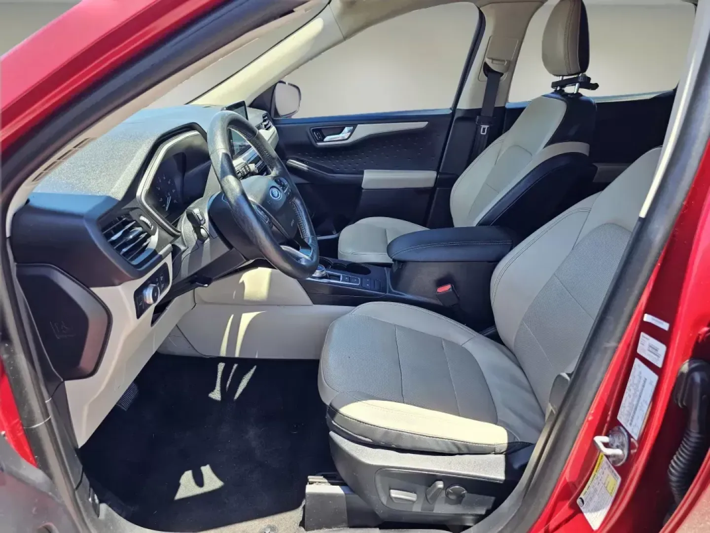 2020 Ford Escape SEL (1FMCU0H69LU) with an Intercooled Turbo Premium Unleaded I-3 1.5 L/91 engine, 8-Speed Automatic w/OD transmission, located at 521 Old Farm Lane Rd, Prattville, AL, 36066, (334) 325-1505, 32.482460, -86.416367 - 2020 Ford Escape SEL - Photo#10