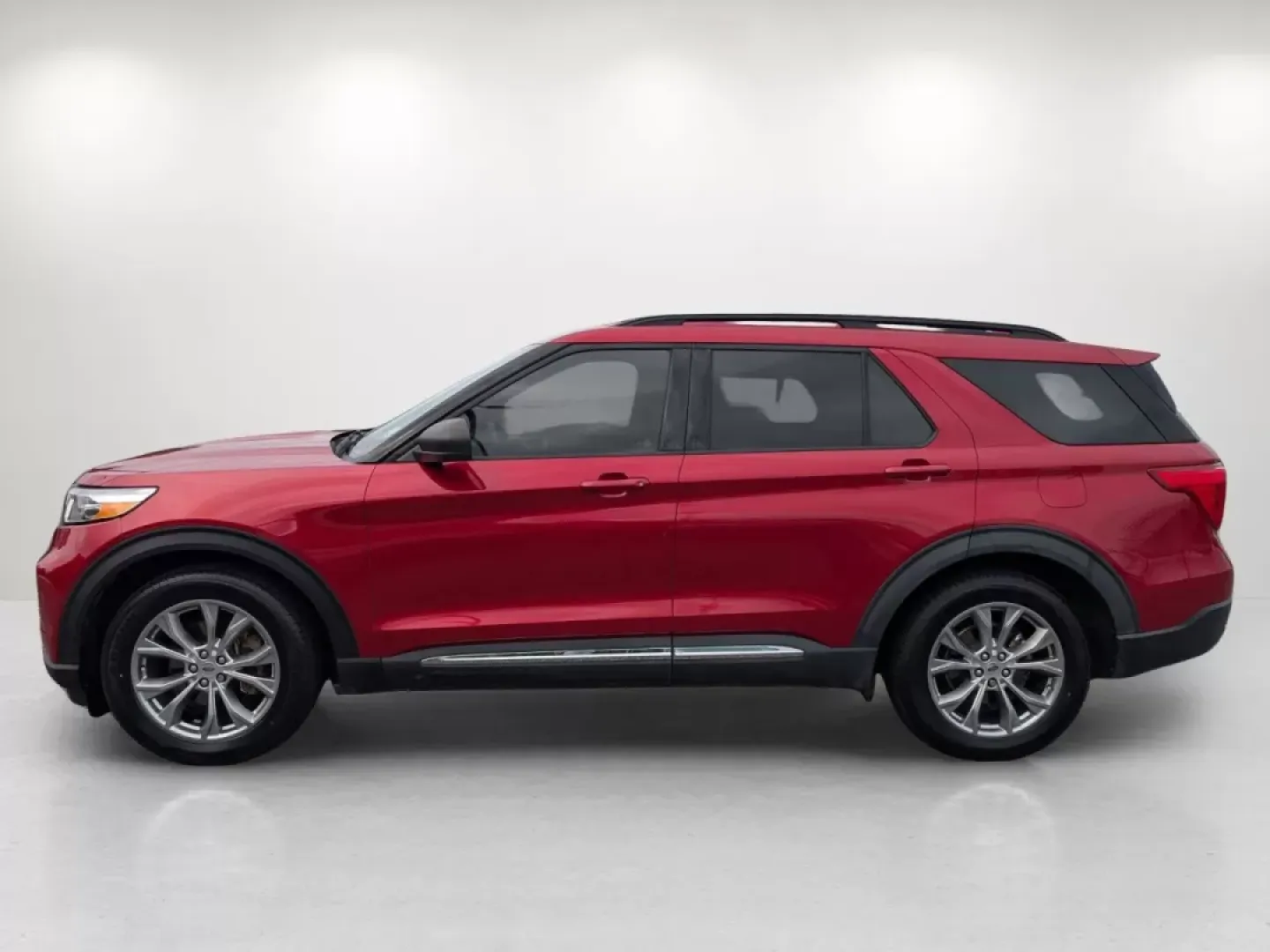 2020 Ford Explorer XLT (1FMSK7DH1LG) with an Other engine, located at 5115 14th Ave., Columbus, GA, 31904, (706) 323-0345, 32.511494, -84.971046 - **Discover Adventure with the 2020 Ford Explorer XLT at Gils Auto in Phenix City, AL!**<br /> <br /> Are you ready to elevate your family adventures and weekend getaways? The 2020 Ford Explorer XLT, a standout SUV, is designed for those who crave versatility and comfort on the road. Whether you're n - Photo#7