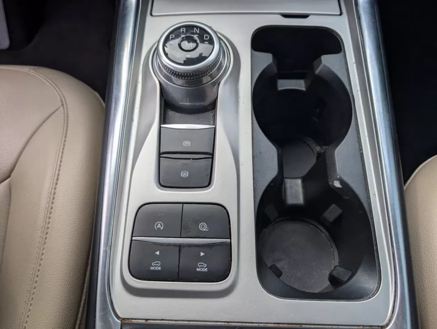 2020 Ford Explorer XLT (1FMSK7DH1LG) with an Other engine, located at 5115 14th Ave., Columbus, GA, 31904, (706) 323-0345, 32.511494, -84.971046 - **Discover Adventure with the 2020 Ford Explorer XLT at Gils Auto in Phenix City, AL!**<br /> <br /> Are you ready to elevate your family adventures and weekend getaways? The 2020 Ford Explorer XLT, a standout SUV, is designed for those who crave versatility and comfort on the road. Whether you're n - Photo#15