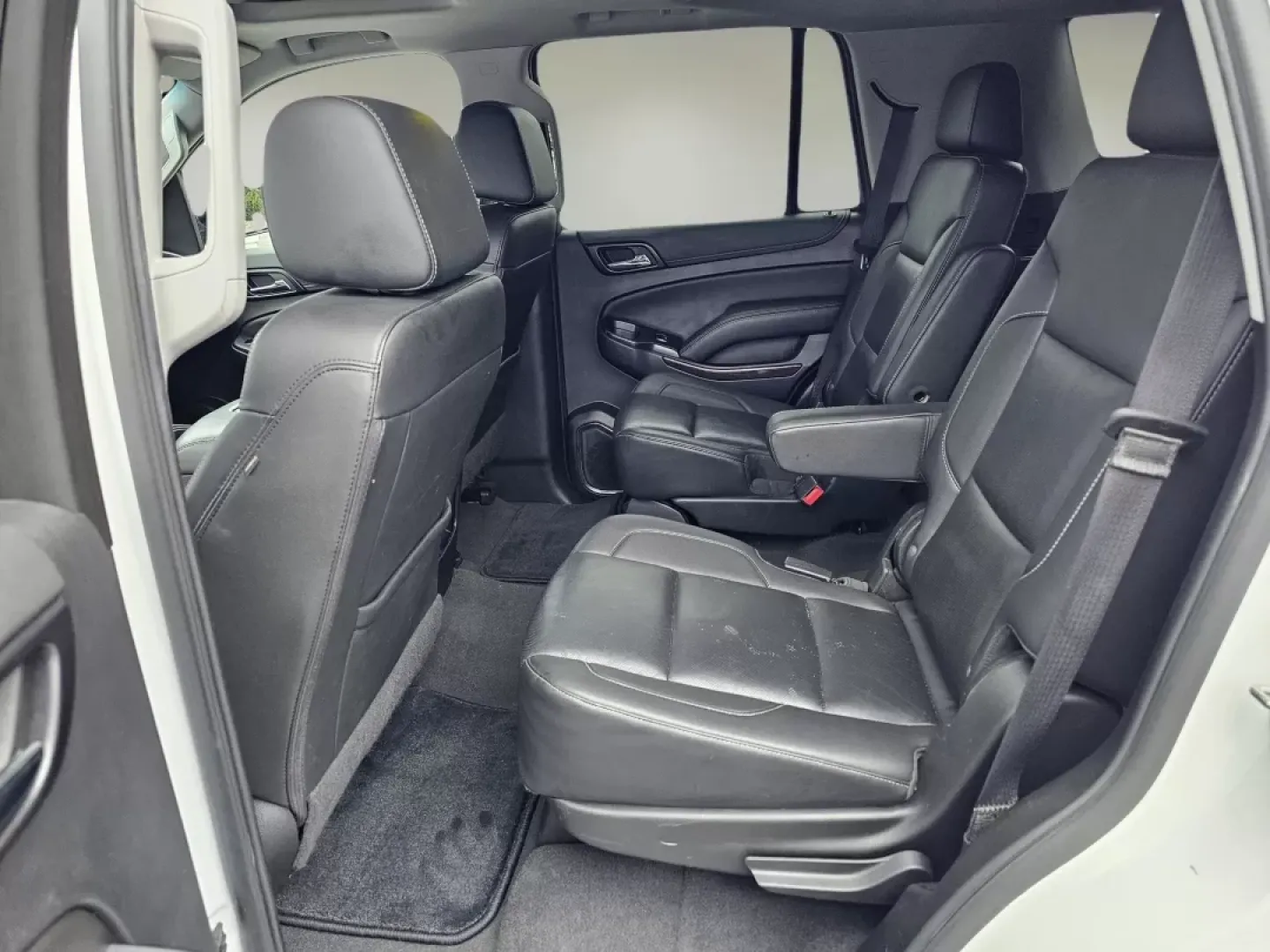 2020 /Jet Black GMC Yukon SLT (1GKS2BKCXLR) with an Other engine, located at 804 22nd Ave, Phenix City, AL, 36870, (334) 297-1860, 32.484749, -85.024475 - Embark on your next family adventure or tackle daily commutes with confidence in this stunning 2020 GMC Yukon SLT, now available at Gils Auto in Phenix City, AL. Whether you're shuttling kids to school, planning a weekend getaway, or simply need a reliable vehicle for your daily travels, this SUV is - Photo#13