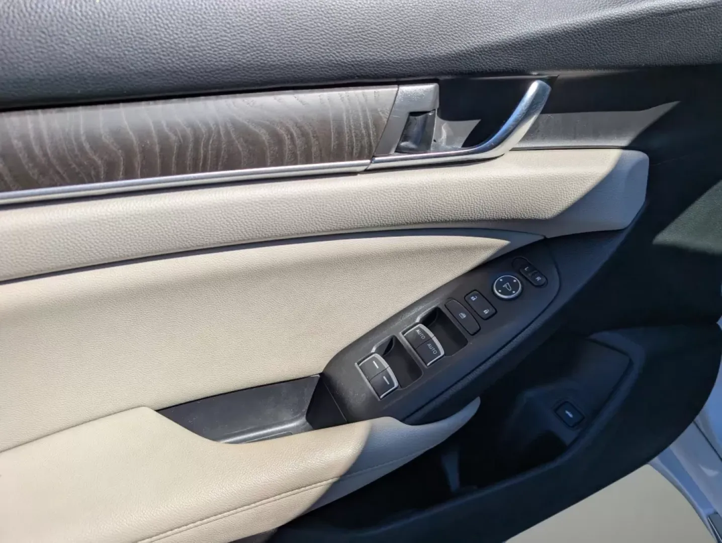 2020 Honda Accord Hybrid EX (1HGCV3F4XLA) with an Other engine, located at 3959 U.S. 80 W, Phenix City, AL, 36870, (334) 297-4885, 32.469296, -85.135185 - 2020 Honda Accord Hybrid EX - Photo#7