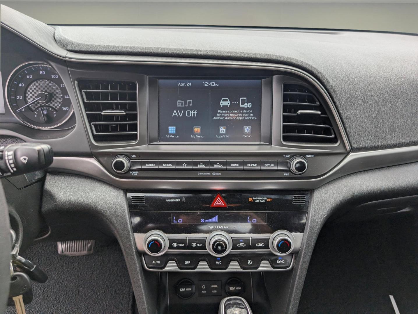 2020 /Black Hyundai Elantra SEL (5NPD84LF5LH) with an Regular Unleaded I-4 2.0 L/122 engine, 1-Speed CVT w/OD transmission, located at 7000 Northlake Connector, Columbus, GA, 31904, (706) 987-8085, 32.524975, -84.978134 - 2020 Hyundai Elantra SEL - Photo#8