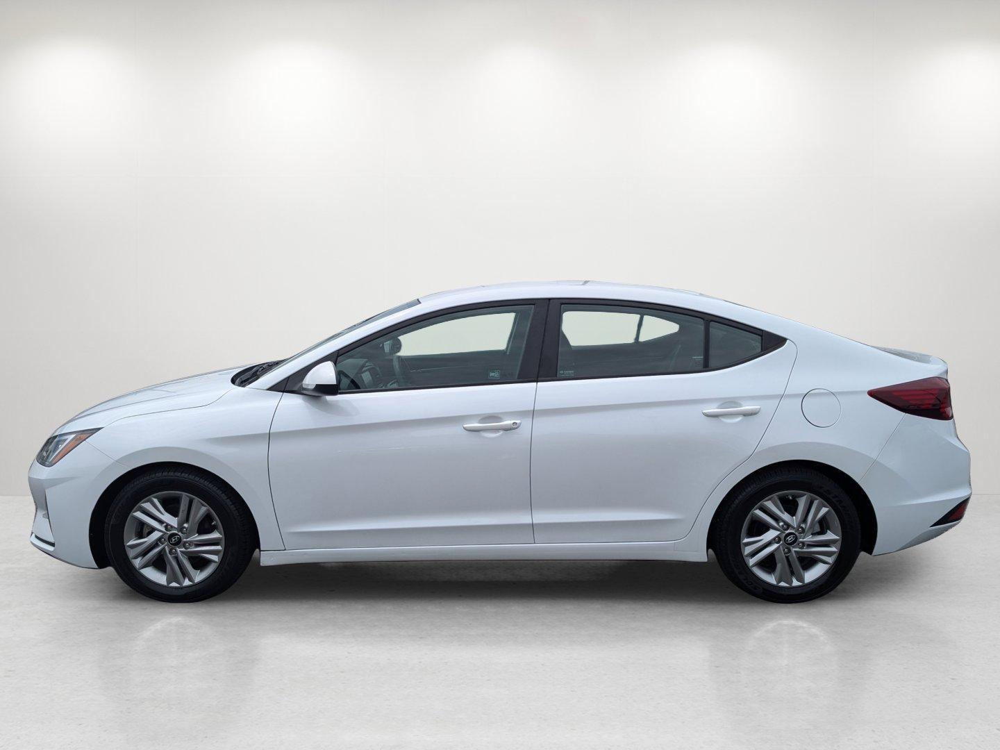 2020 /Black Hyundai Elantra SEL (5NPD84LF5LH) with an Regular Unleaded I-4 2.0 L/122 engine, 1-Speed CVT w/OD transmission, located at 7000 Northlake Connector, Columbus, GA, 31904, (706) 987-8085, 32.524975, -84.978134 - 2020 Hyundai Elantra SEL - Photo#10