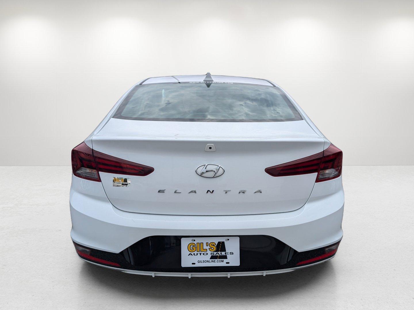 2020 /Black Hyundai Elantra SEL (5NPD84LF5LH) with an Regular Unleaded I-4 2.0 L/122 engine, 1-Speed CVT w/OD transmission, located at 7000 Northlake Connector, Columbus, GA, 31904, (706) 987-8085, 32.524975, -84.978134 - 2020 Hyundai Elantra SEL - Photo#12
