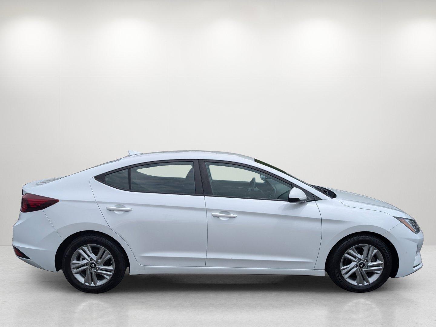 2020 /Black Hyundai Elantra SEL (5NPD84LF5LH) with an Regular Unleaded I-4 2.0 L/122 engine, 1-Speed CVT w/OD transmission, located at 7000 Northlake Connector, Columbus, GA, 31904, (706) 987-8085, 32.524975, -84.978134 - 2020 Hyundai Elantra SEL - Photo#13