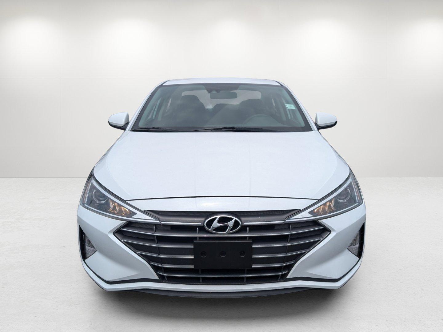 2020 /Black Hyundai Elantra SEL (5NPD84LF5LH) with an Regular Unleaded I-4 2.0 L/122 engine, 1-Speed CVT w/OD transmission, located at 7000 Northlake Connector, Columbus, GA, 31904, (706) 987-8085, 32.524975, -84.978134 - 2020 Hyundai Elantra SEL - Photo#15